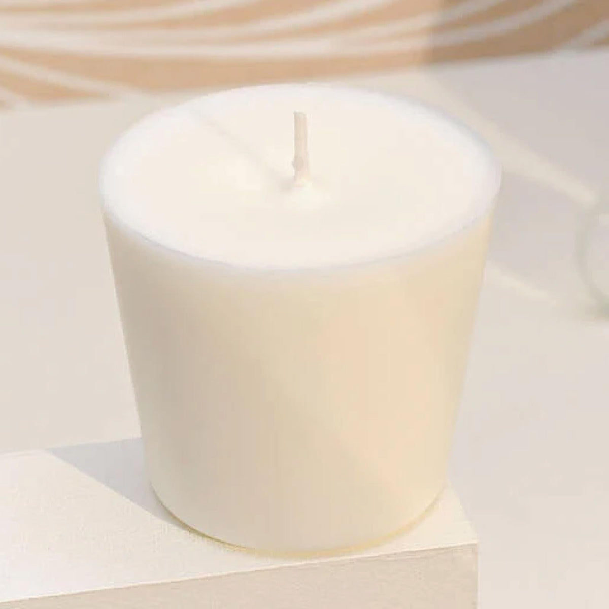 Bougies La Francaise - French-Made Scented Candle Refill - The Flowers - Made in France, 200g, +/- 40-Hour Burn Time - 2.97 x 3.27 x 3.38 inches