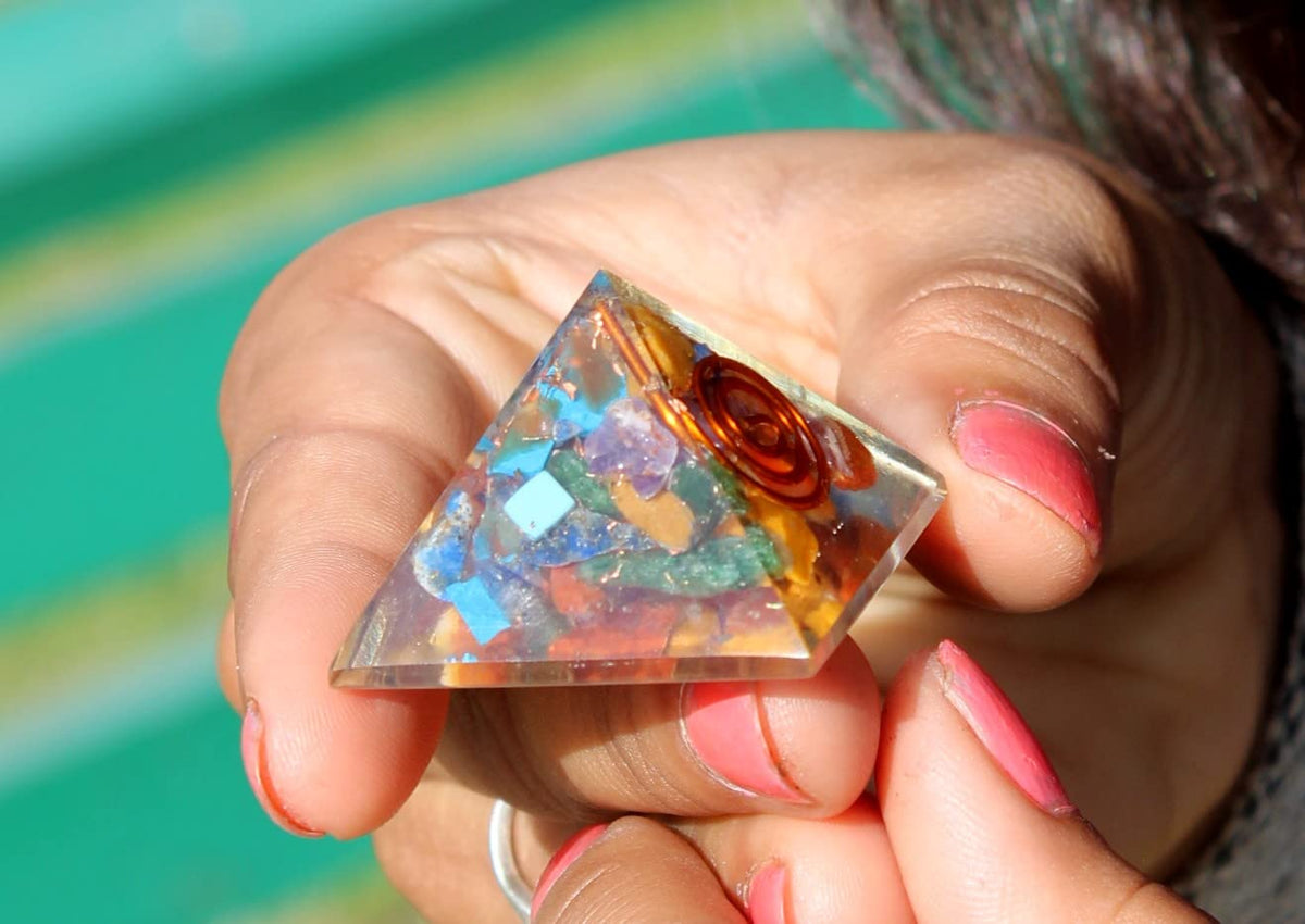 Jet New Chakra Single Baby Pyramid 20-25 mm Free Booklet Crystal Therapy Chokurei X-mas Crystal Gemstones Rare Unique Image is JUST A Reference.