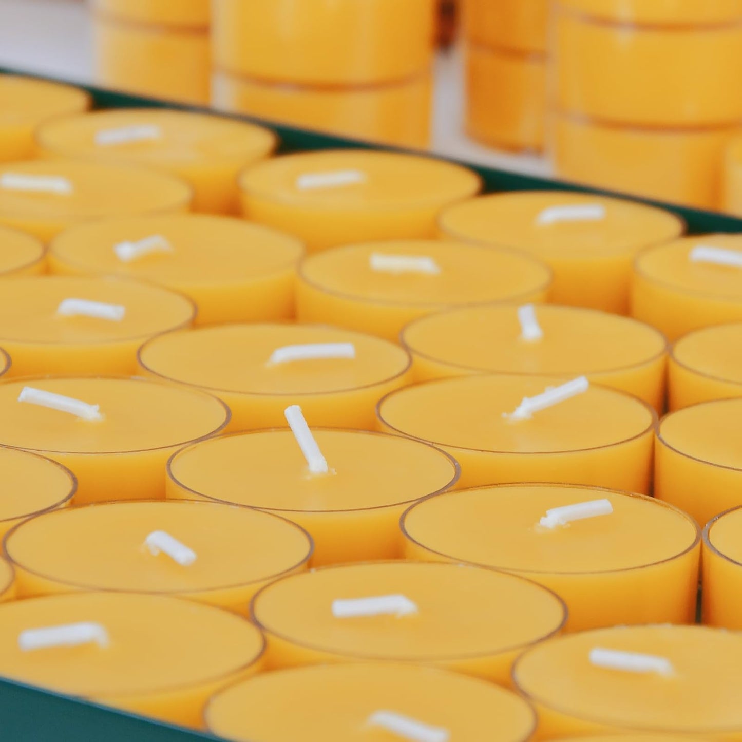 DEYBBY Natural Beeswax Tealight Candles 200 Pack, Unscented Small Beeswax Candles Bulk in Clear Cup, 4-5 Hours Burn Tea Light Candles for Home Decor Emergency Bath Relaxation (Yellow)