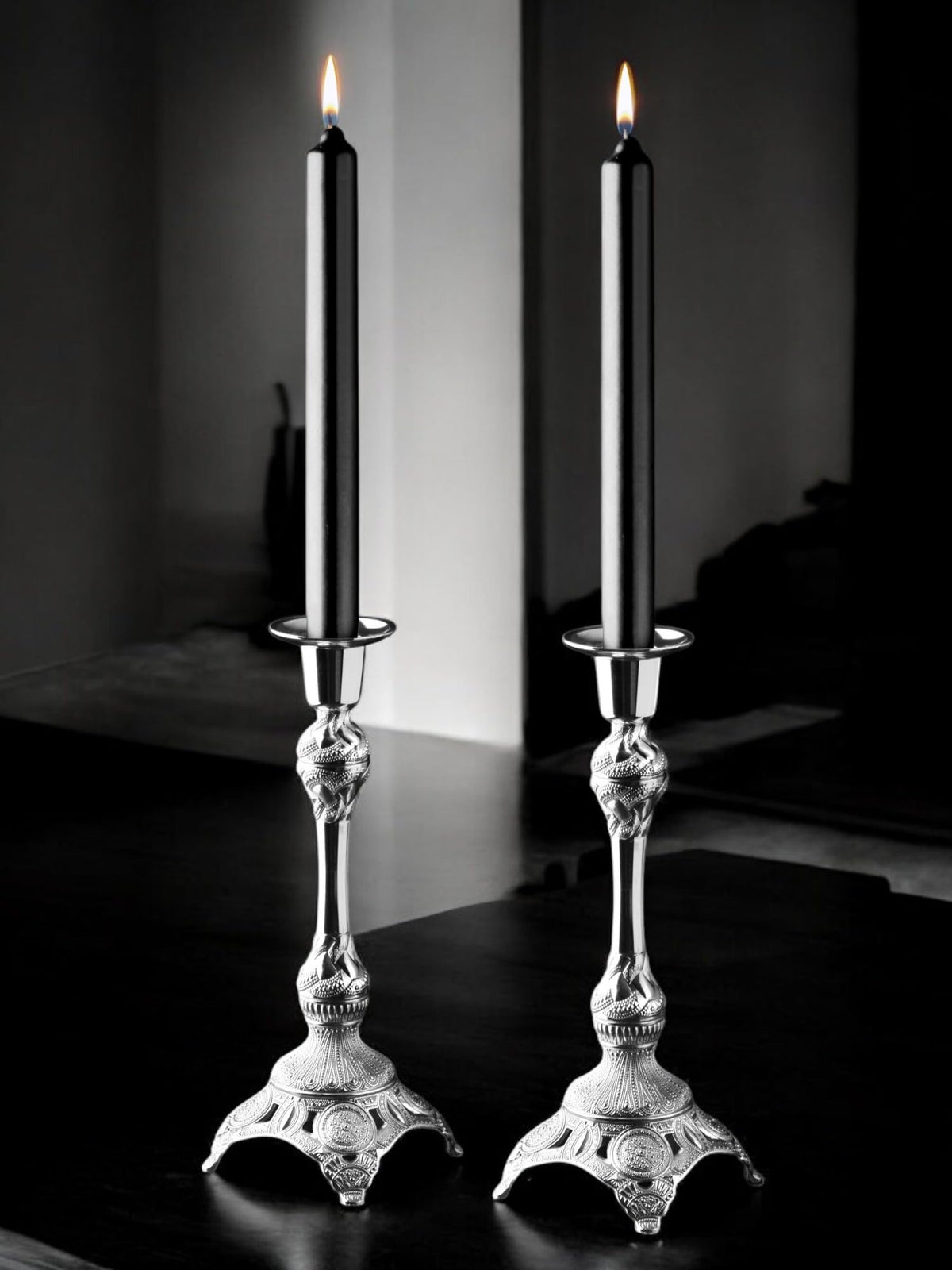 Alisveristime 2-Piece Candle Holder Set - Medium Size Decorative Zamac Candlesticks for Elegant Home Decor (Gold & Silver) (Silver)