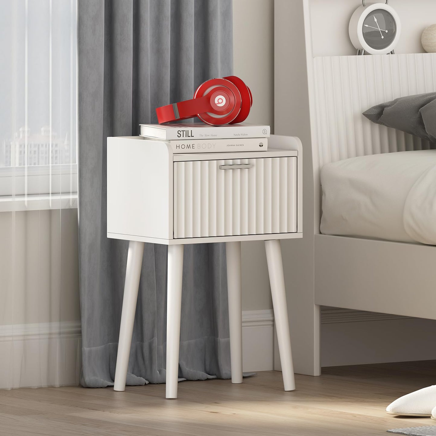 LAATOOREE Nightstand Set of 2, Small Bed Side Table with Fluted Door, End Table with Solid Wood Legs, Mid-Century Bedside Table for Bedroom Small Space