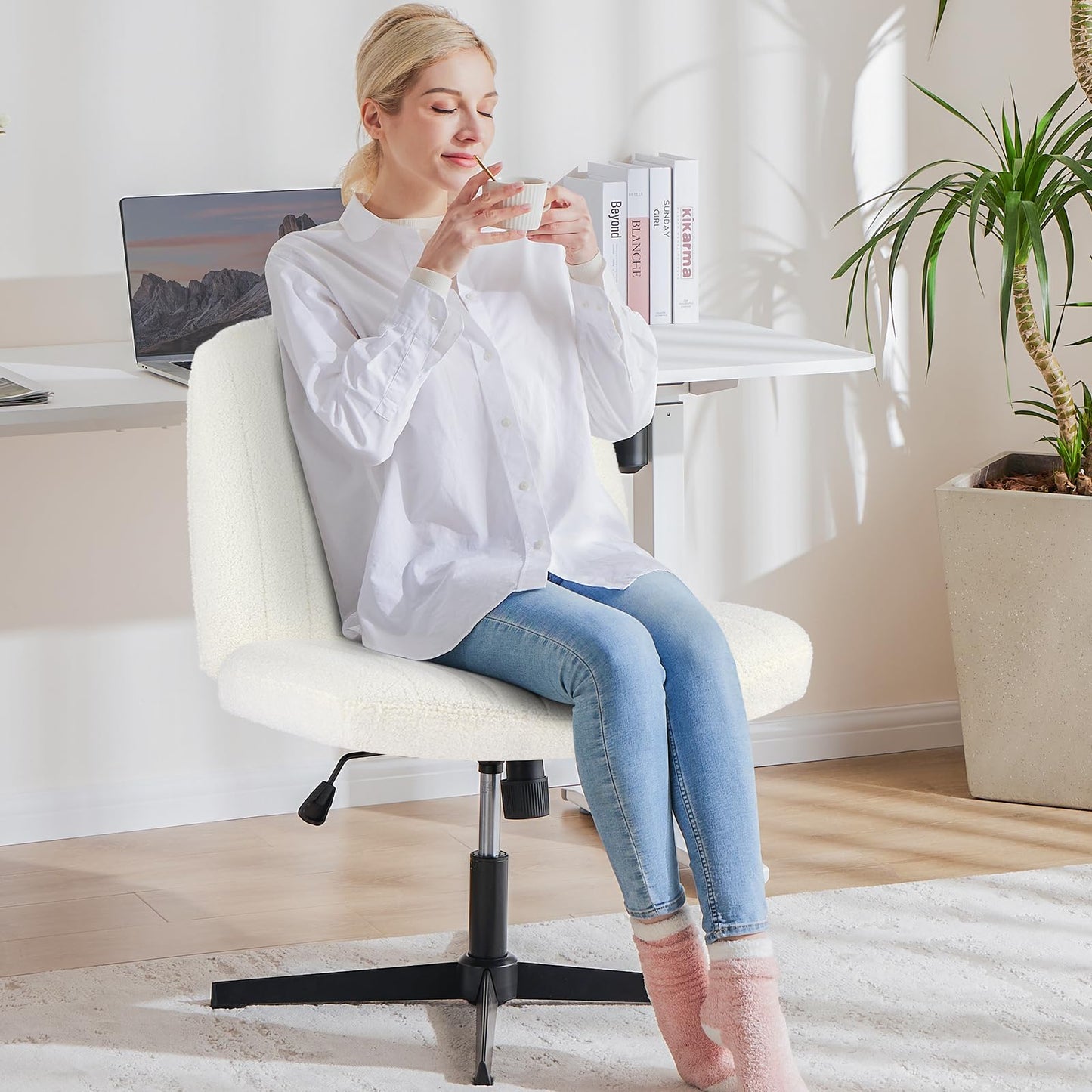 OLIXIS Criss Cross Chairs Legged Armless No Wheels Wide Seat Height Adjustable Swivel Rolling Padded Furry Cute Home Office Desk Seating for Bedroom, Student, Study Room