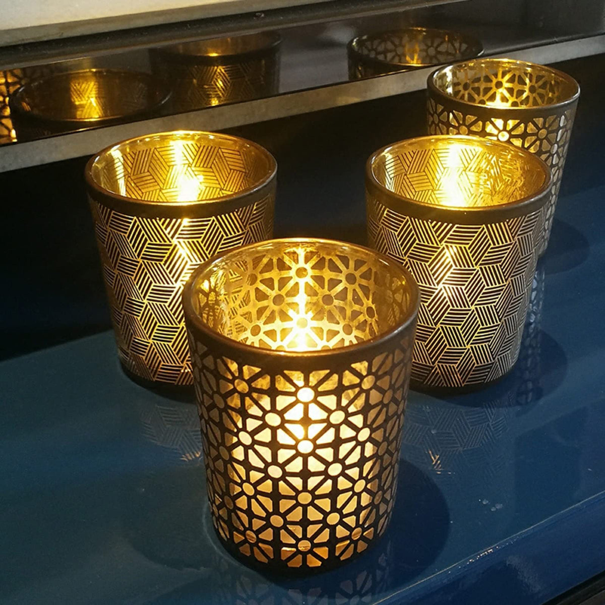 Candle Holder 4pcs Candle Holder Golden Cup Candlestick Column with Geometric Patterns Desktop Tealight Holder for Table Party Decoration Candlestick