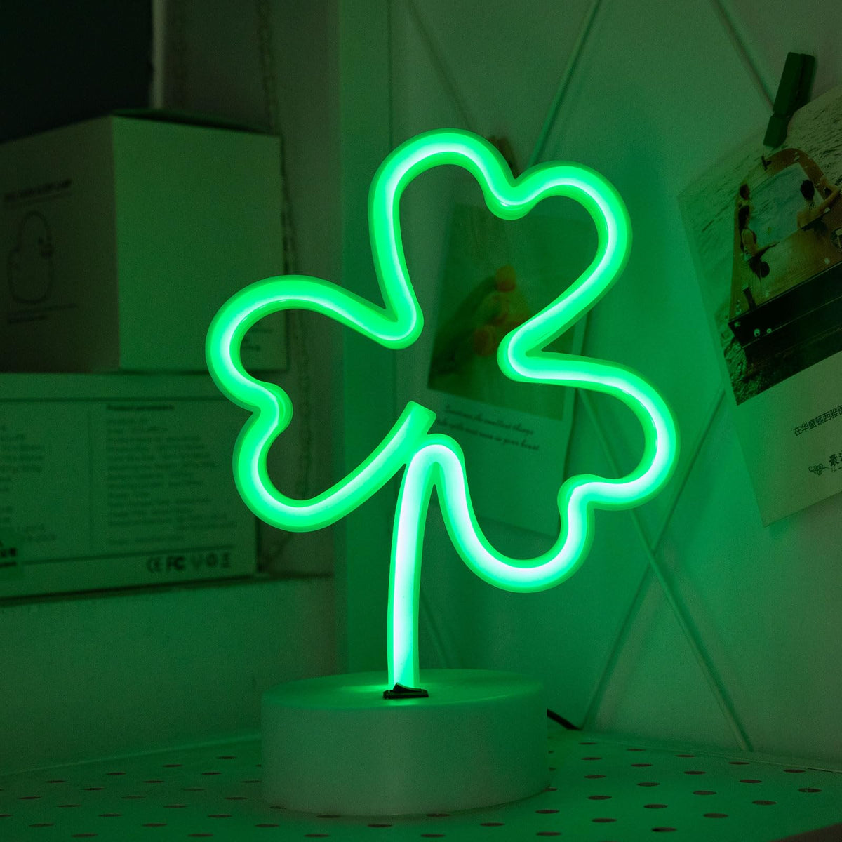 ENUOLI LED Neon Signs Lights Green Clover Shaped Neon Shamrock Night Light USB & Battery Powered Night Lamp Best Decoration Lights for St. Patrick's Day Gifts Kids Room Bedroom Bar(Shamrock)