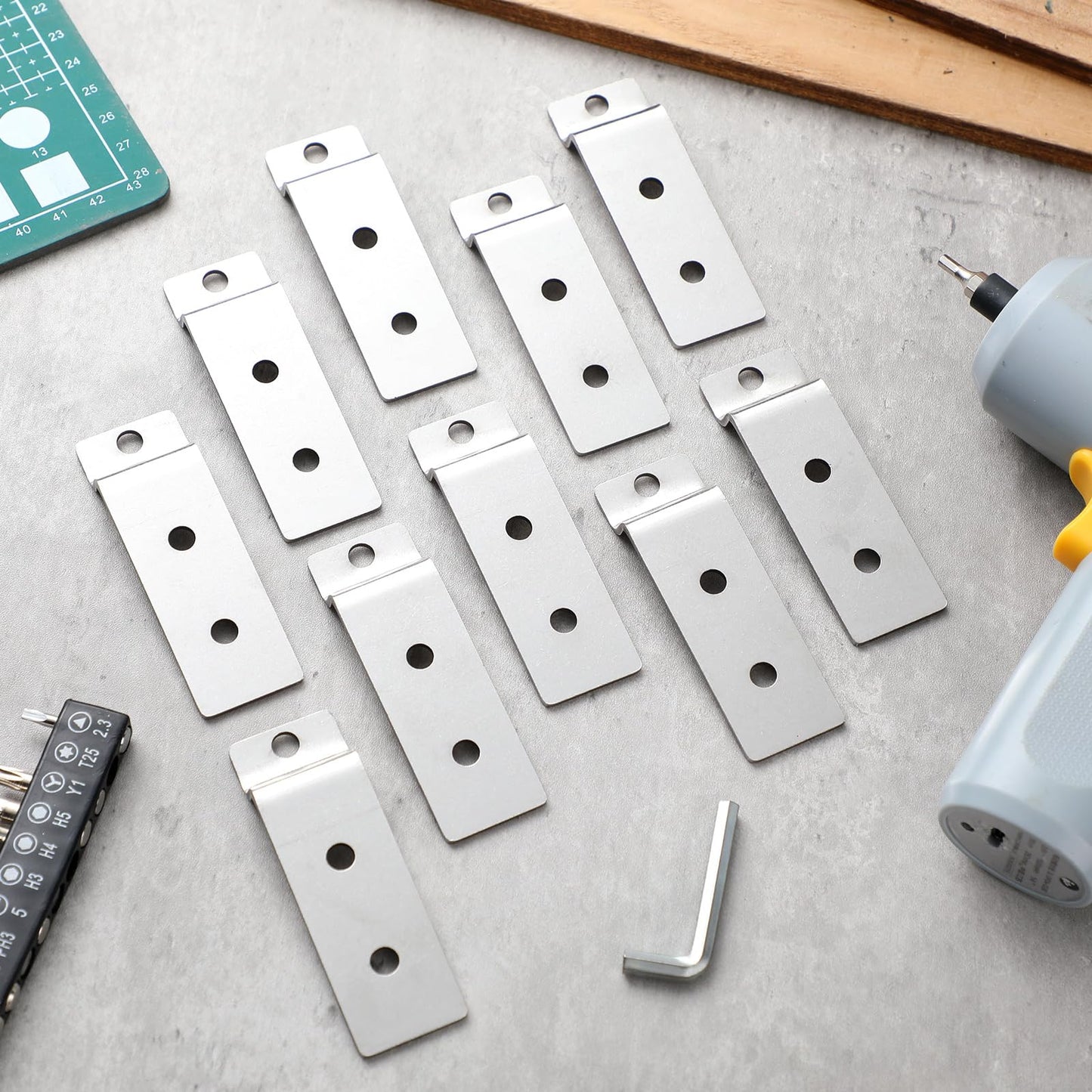 Otoolling 20pcs Slatwall Metal Plate Mount Backplate Mounting Adapter to Make Items Slatwall Compatible Heavy Duty Steel Bracket with 3 Pre-drilled Holes Backplate for Secure Displays (Silver)