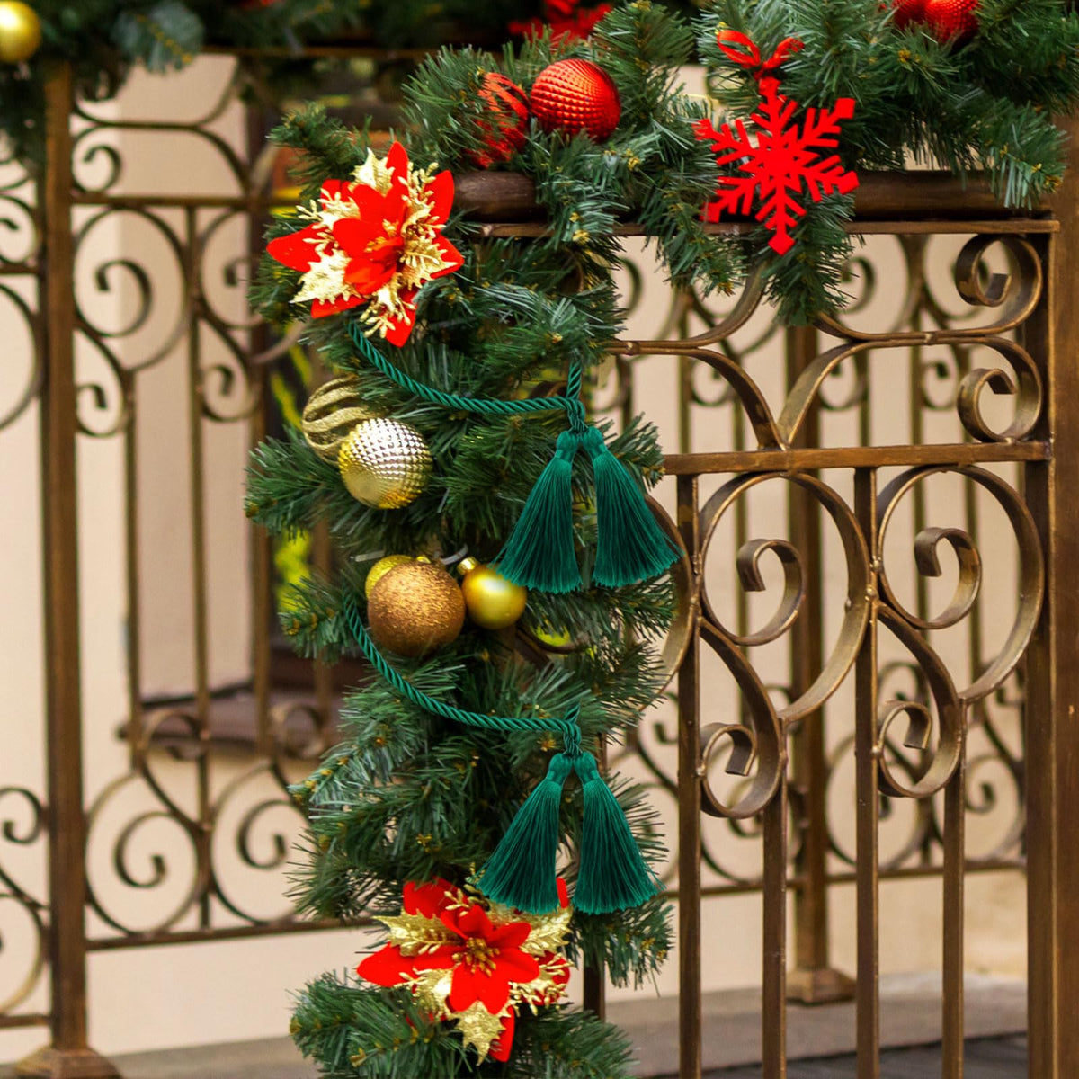 Zhengmy 15 Pcs 24 Inch Christmas Garland Ties with Tassels Decorative Twist Tie for Banister Reusable Flexible Twist Tie for Garland Fireplace Staircase Banister Home Xmas Holiday Decorations (Green)