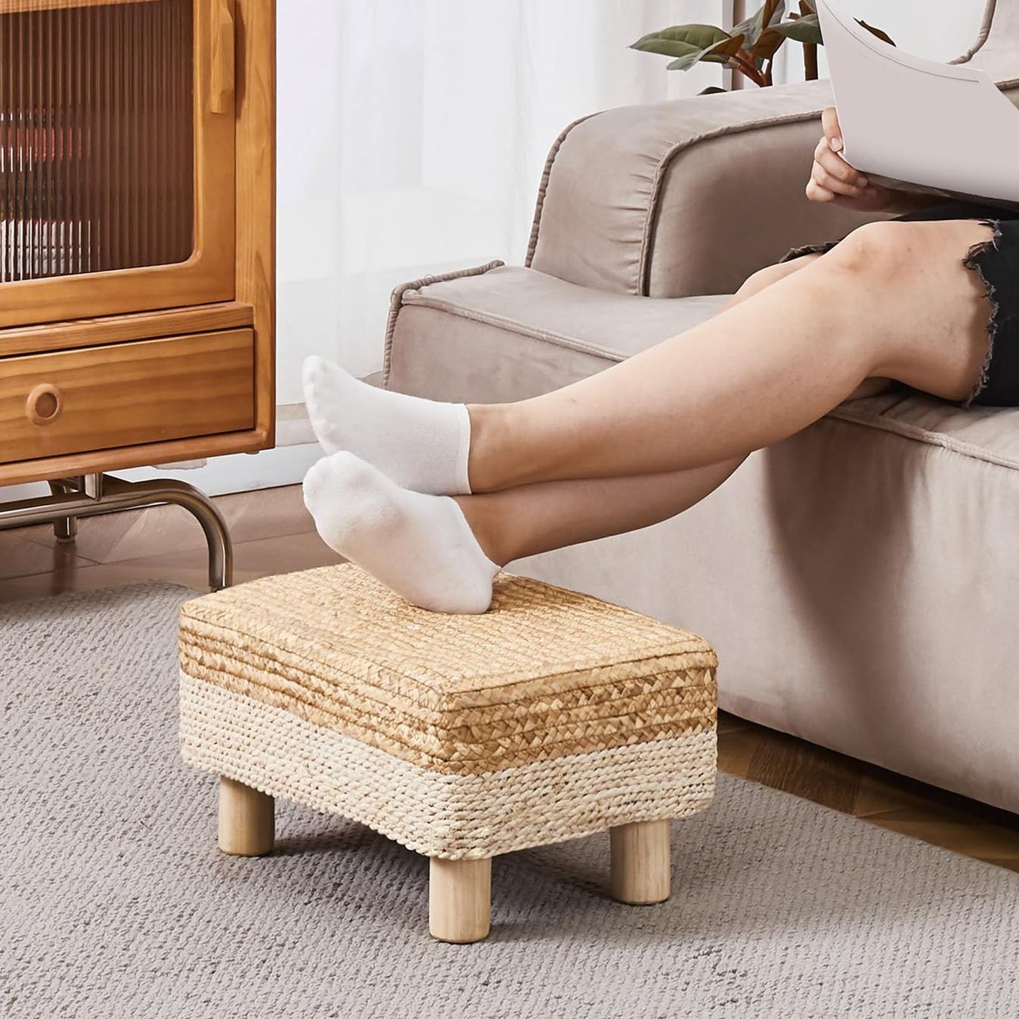 Wimarsbon Natural Seagrass Footstool Ottoman Rectangular Footrest Pouf Ottomans with Wooden Legs Hand Weave Step Stool for Living Room Bedroom Entryway White