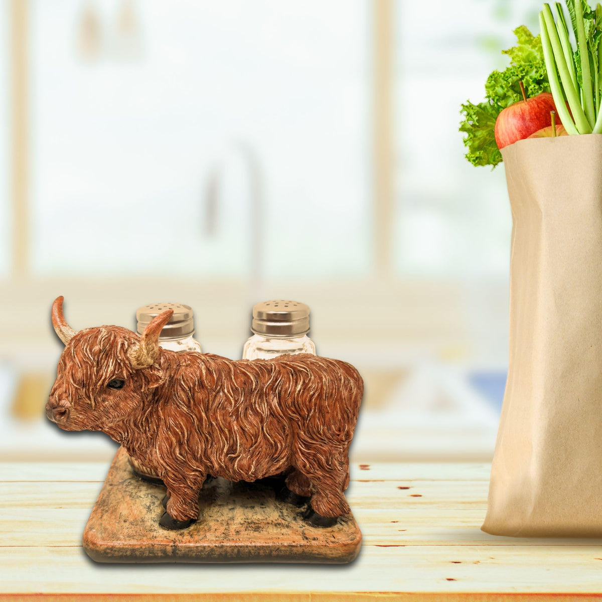 BestGiftEver Highland Cow Salt and Pepper Shakers | Scottish Highland Cow Decor | Rustic Farmhouse Kitchen Accessories | Animal Condiment Holder | Novelty Salt and Pepper Shaker Set for Nature Lovers