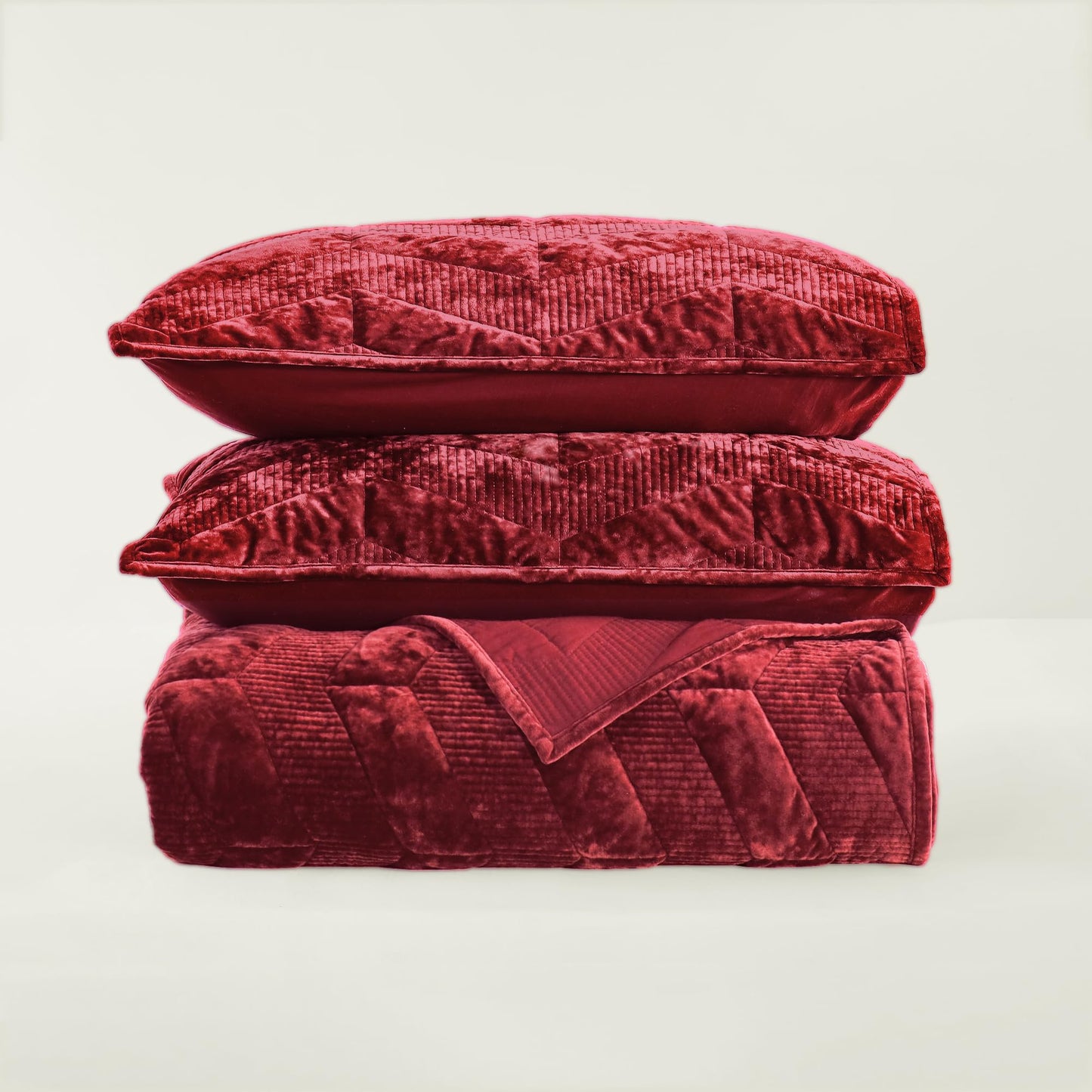 SHALALA Luxury Velvet Quilt Set Queen Size,Ultra Soft Lightweight Summer Velvet Comforter Set, Oversized Bedspread Coverlet with 2 Shams Geometries Pattern,for All Season(Poinsettia,Queen)