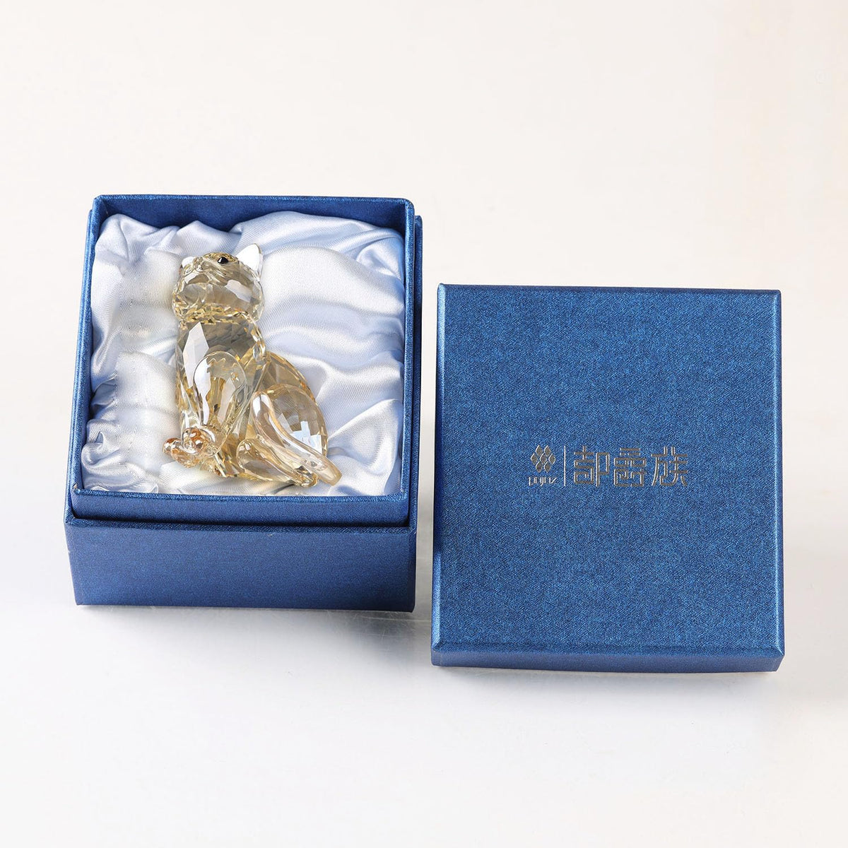DOJOZ Crystal Cat Realistic Animal Kitten Art Figurine Collection Table top Ornament Statue Home Decor (White)