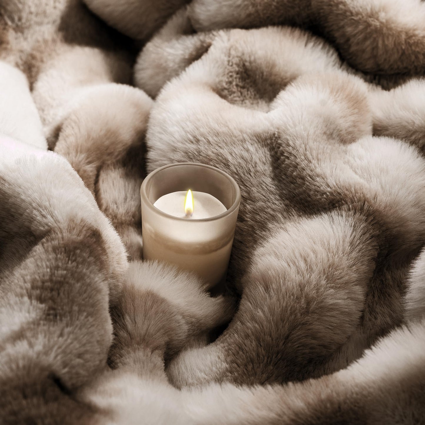 Touchat Luxury 1000GSM Rabbit Faux Fur Blanket, Super Heavy Warm Cozy Brown Blankets for Couch Bed Sofa, Ruched Plush Fuzzy Elegant Soft Reversible Mink Blanket for Living Room Bedroom, 60" x 80"