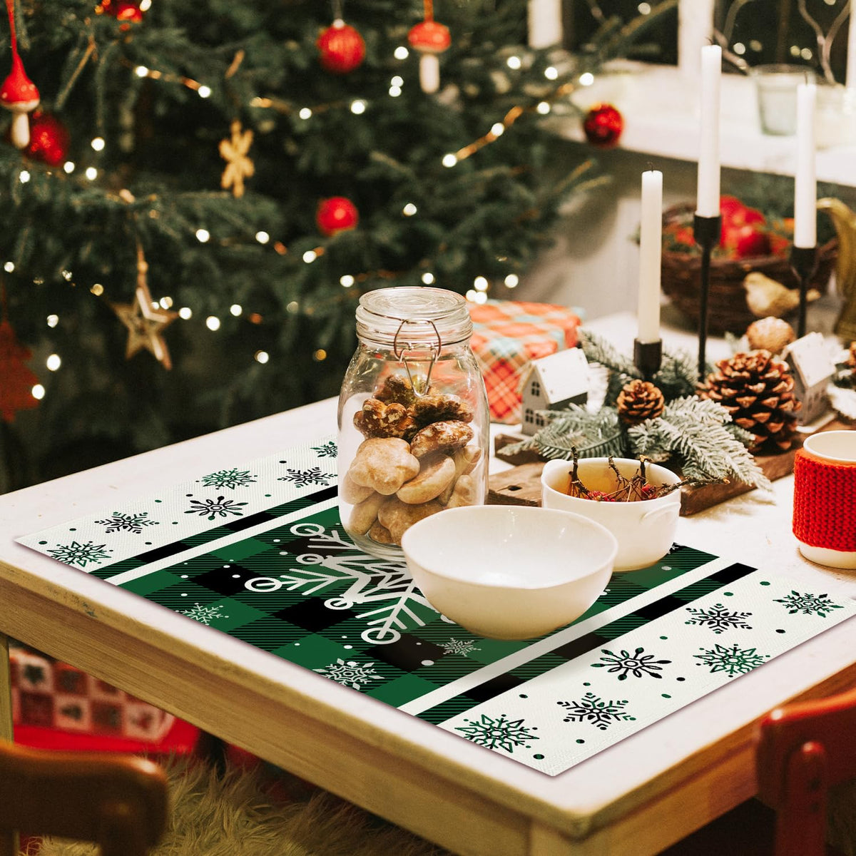 Green Christmas Snowflakes Placemats Set of 4 Winter Gifts for Christmas Women Rustic Holiday Placemats Decor for Xmas Party Outdoor Home Kitchen Dining Recyclable Table Mats 12x18 inch - DH721