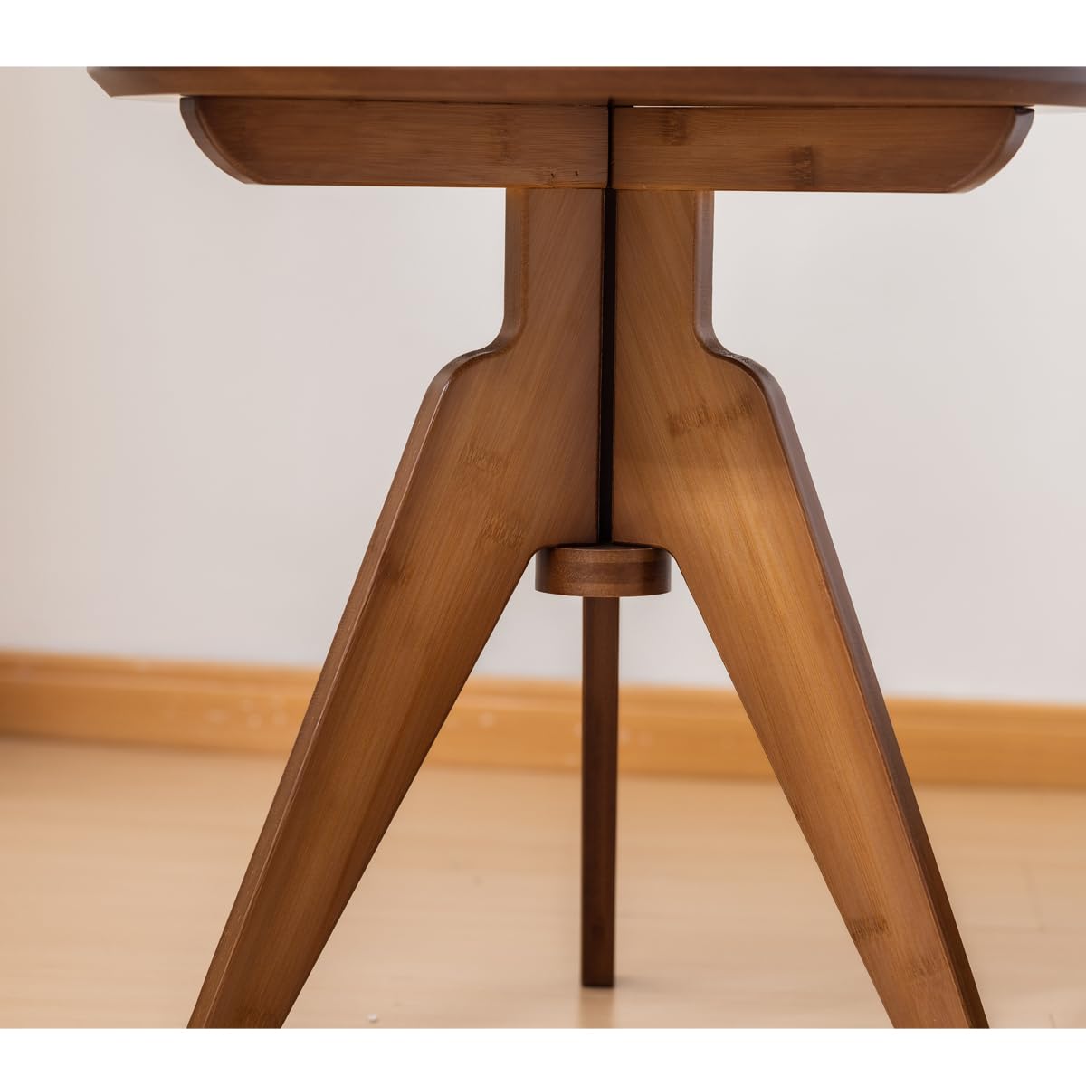 Maydear Bamboo Round Side Table Small Accent Table or Coffee Table for Living Room, Bedroom, or Office, Easy Assembly, 3-Leg Design