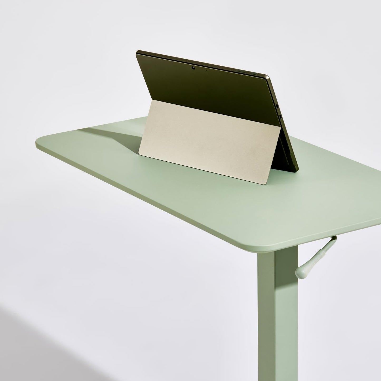 TopJob ANYDESK NEST Mobile Standing Desk, Portable with Hidden Wheels Non Folding, Sit Stand Desk, Computer Workstations, Home Use, Couch Side Table, Bedside Table, Kitchen Prep Table (Noir)