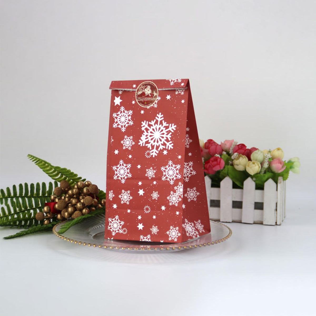 Christmas Treat Bags with Stickers, 24 Kraft Paper Goodie Bags, Holiday Party Favor Bags for Classroom, Kids Gift Wrapping & Winter Celebrations