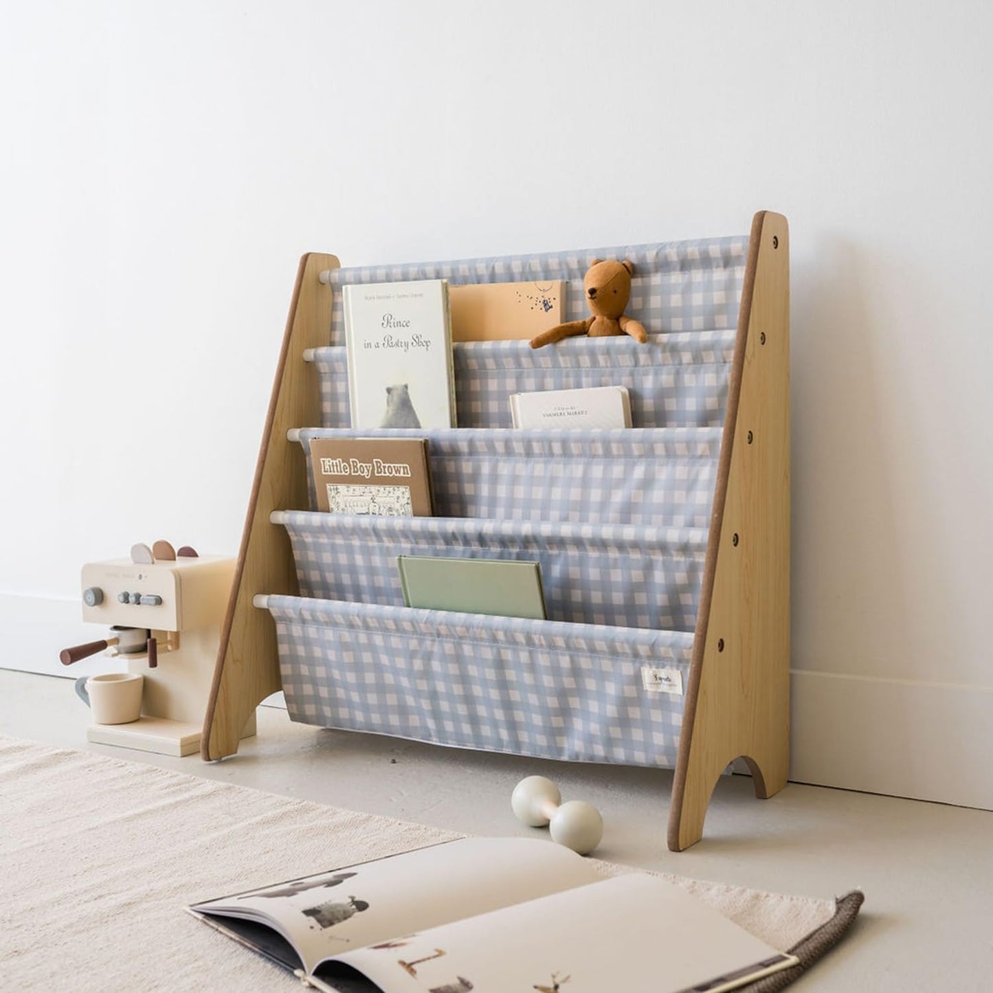 3 Sprouts Kids Bookshelf with Recycled Fabric - 4-Tier Sling Storage for Kids Rooms Holds 35 Titles - Toddler Organizer for Ages 3+ - Gingham Blue