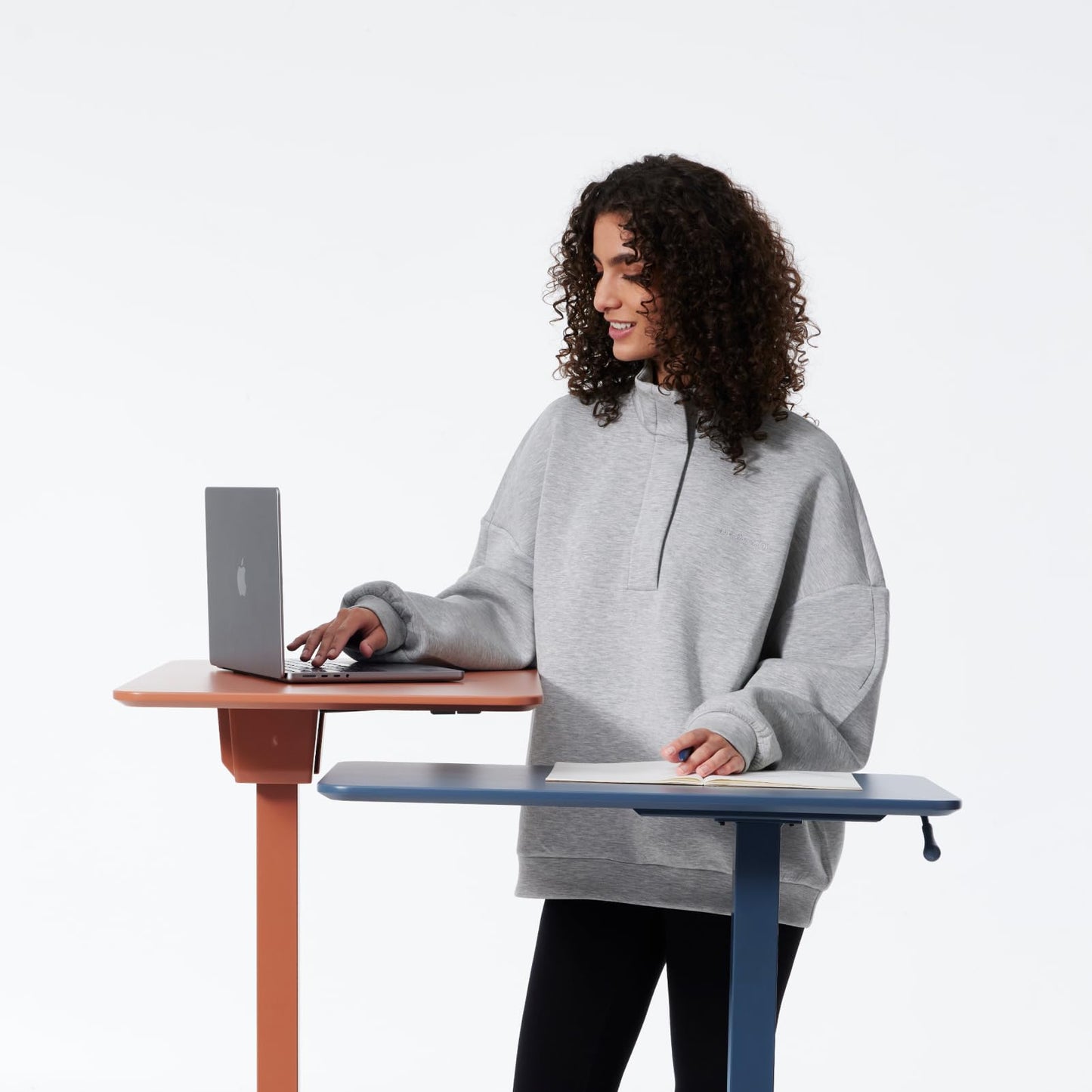 TopJob ANYDESK NEST Mobile Standing Desk, Portable with Hidden Wheels Non Folding, Sit Stand Desk, Computer Workstations, Home Use, Couch Side Table, Bedside Table, Kitchen Prep Table (Noir)