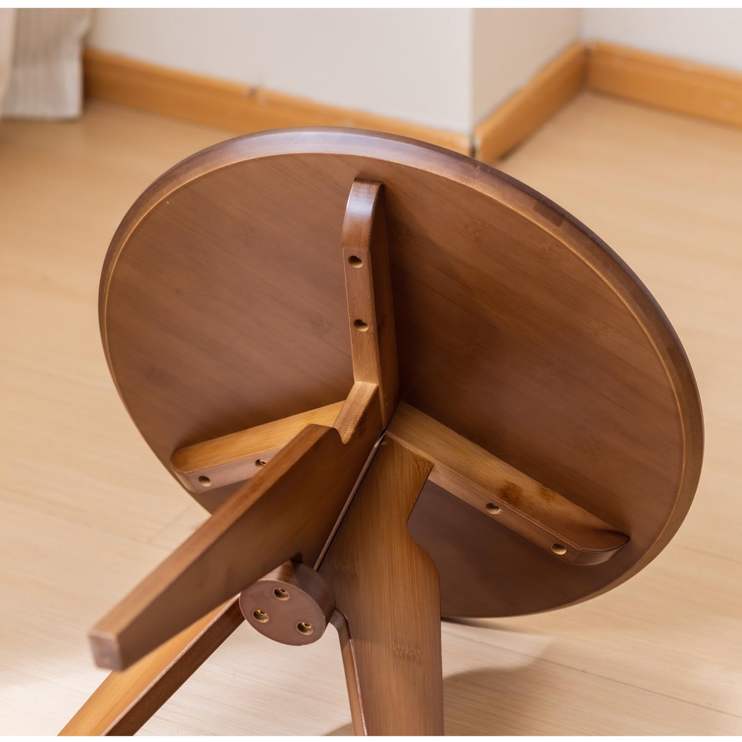 Maydear Bamboo Round Side Table Small Accent Table or Coffee Table for Living Room, Bedroom, or Office, Easy Assembly, 3-Leg Design