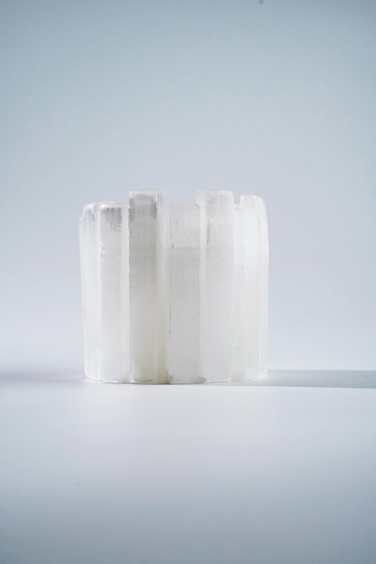 Natural Selenite Candle Holder for Tea Lights Irregularly Arranged Selenite Wand Candlesticks - Elegant Home Decor (Round Candle Holder)