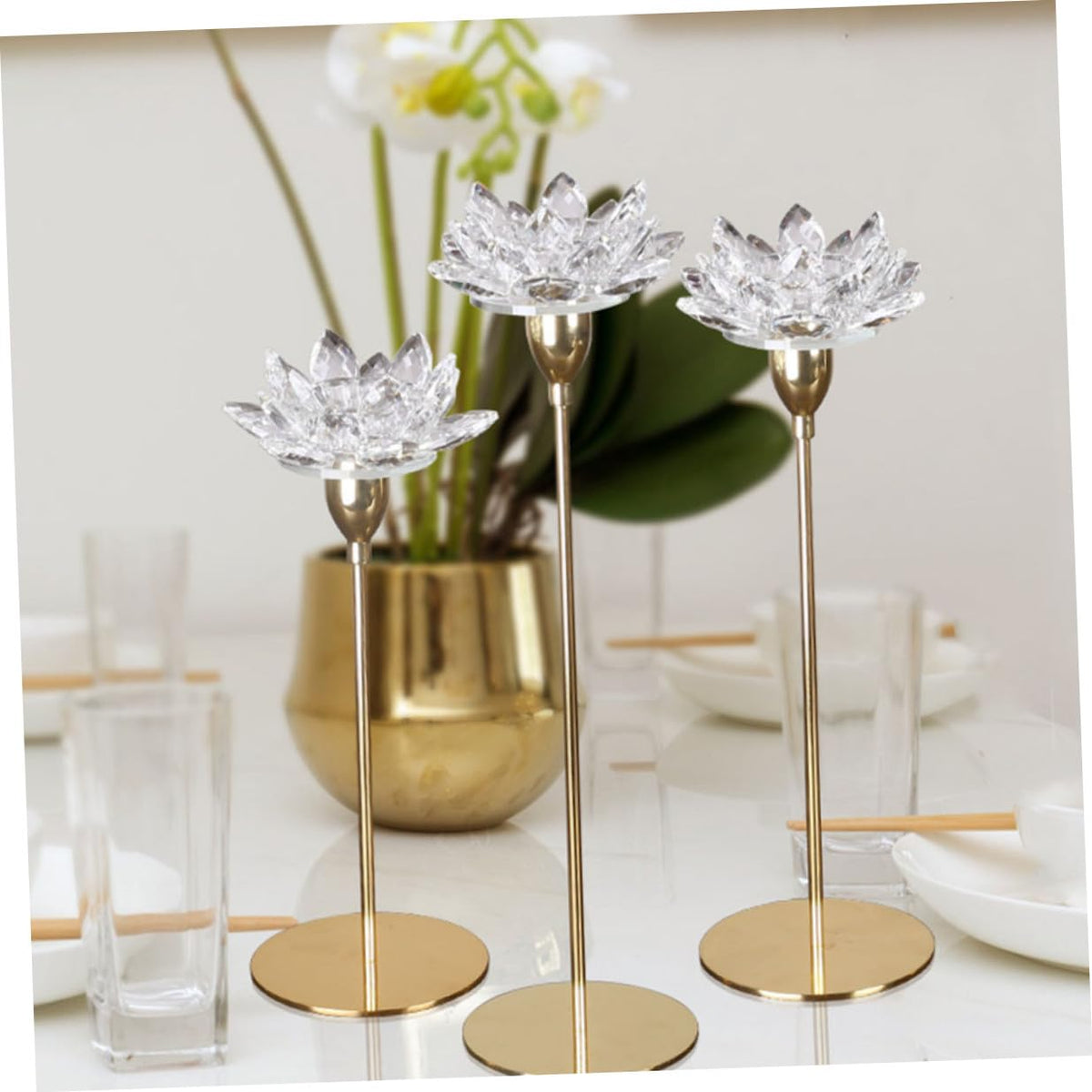 HOMSFOU Crystal Lotus Metal Candlestick Holder Small Modern Simple Wedding Candle Stand for Candlelight Dinner Table Decoration