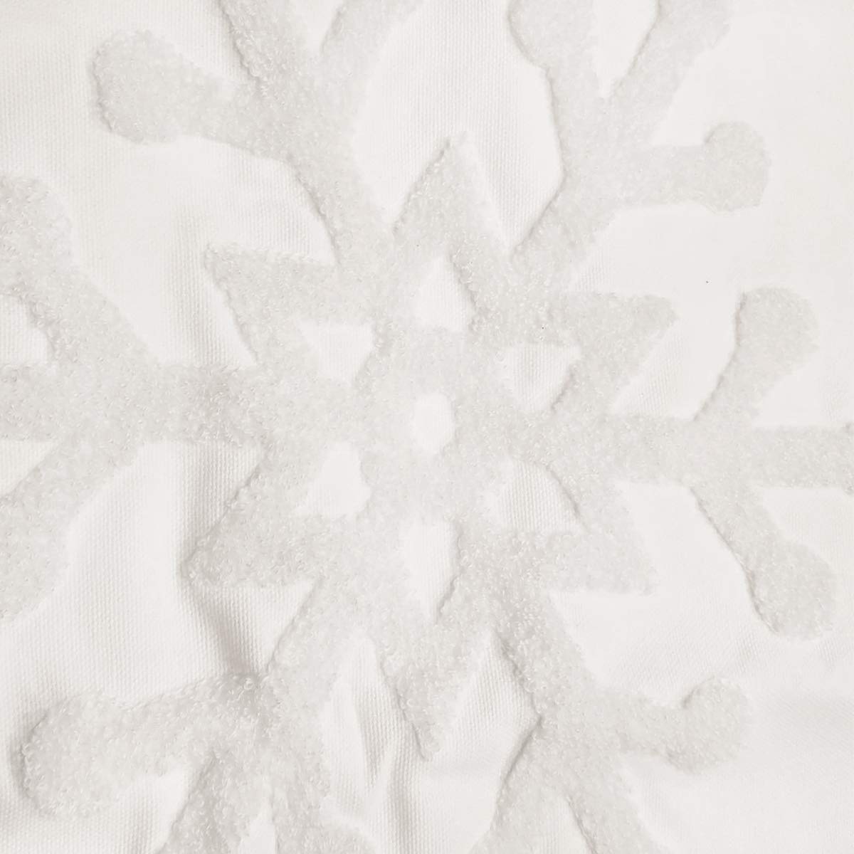 HUAGUOGUO 18 x 18 Inch 2PCs Embroideried Pillowcase，Christmas Holiday Falling Snowflake Cotton Linen Throw Pillow Cover Cushion Home Sofa Bed Car Decorative (White)