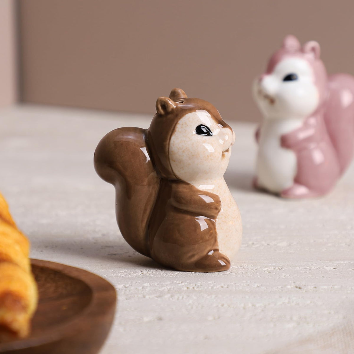 Bicuzat Ceramic Squirrels Salt Pepper Shakers Set, 2 PCS Set of Animal Salt and Pepper Shakers, Brown and Pink