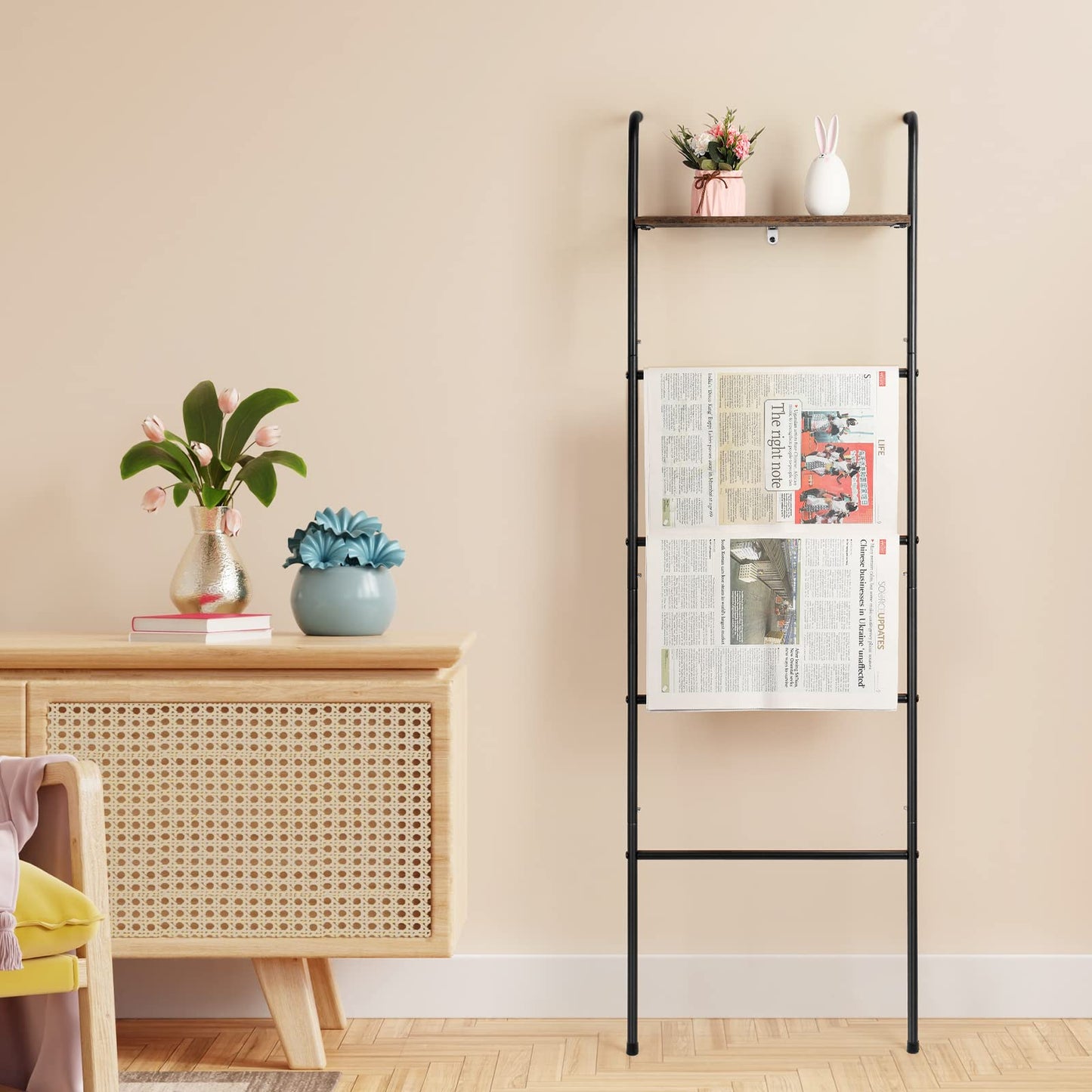 Vrisa Blanket Ladder Wall Leaning Blanket Rack Farmhouse 5-Tier Metal Blanket Holder with Shelf Bath Towel Storage for Bathroom Quilt Bedroom Living Room Pool Black