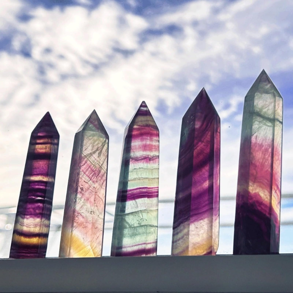 YOUNAIERZX Natural Fluorite Crystal Wand Hexagonal Point Obelisk Large Polished Reiki Energy Stone for Meditation Therapy Healing Crystals Gifts Decoration 1Pc