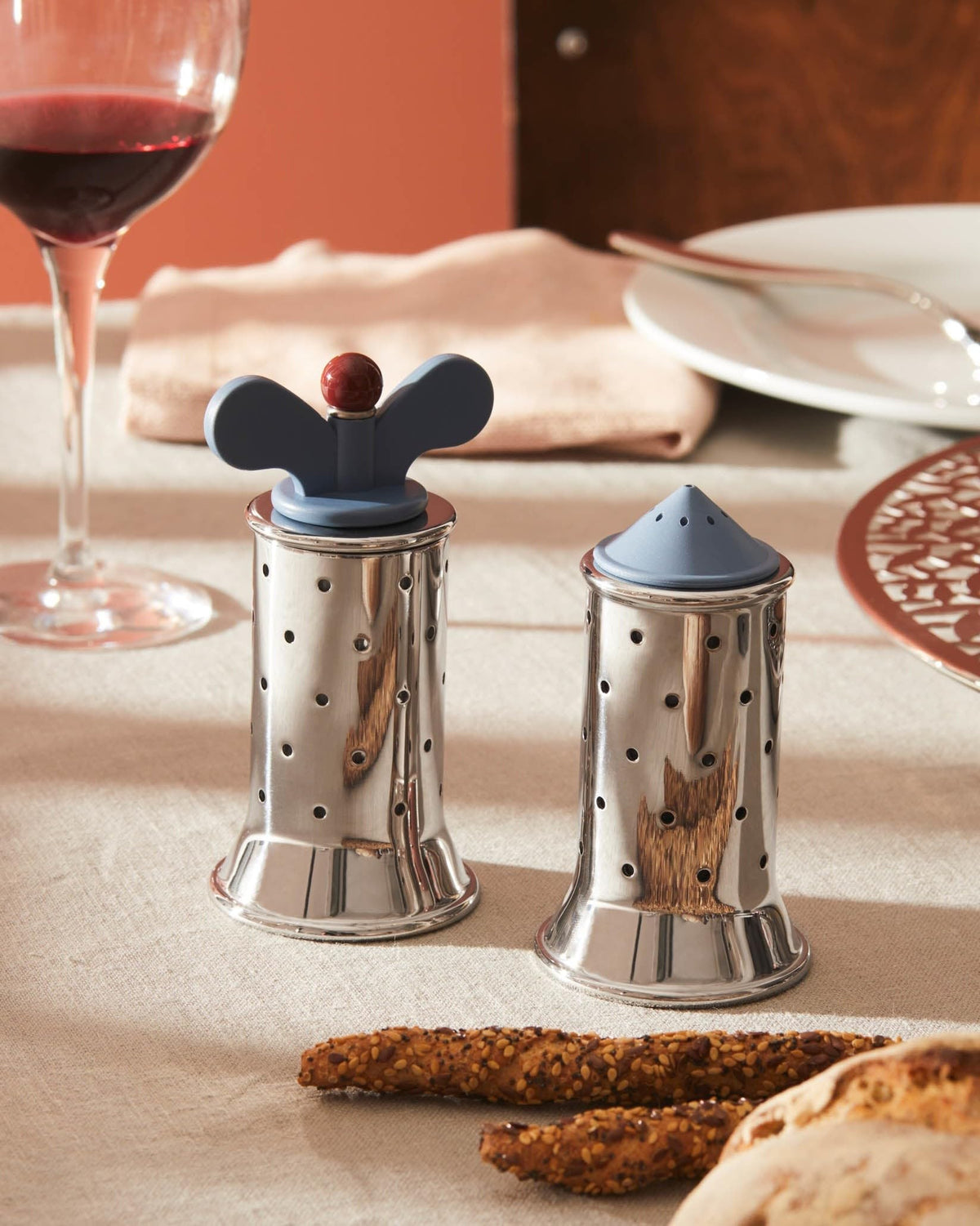 Alessi Salt Castor, Black