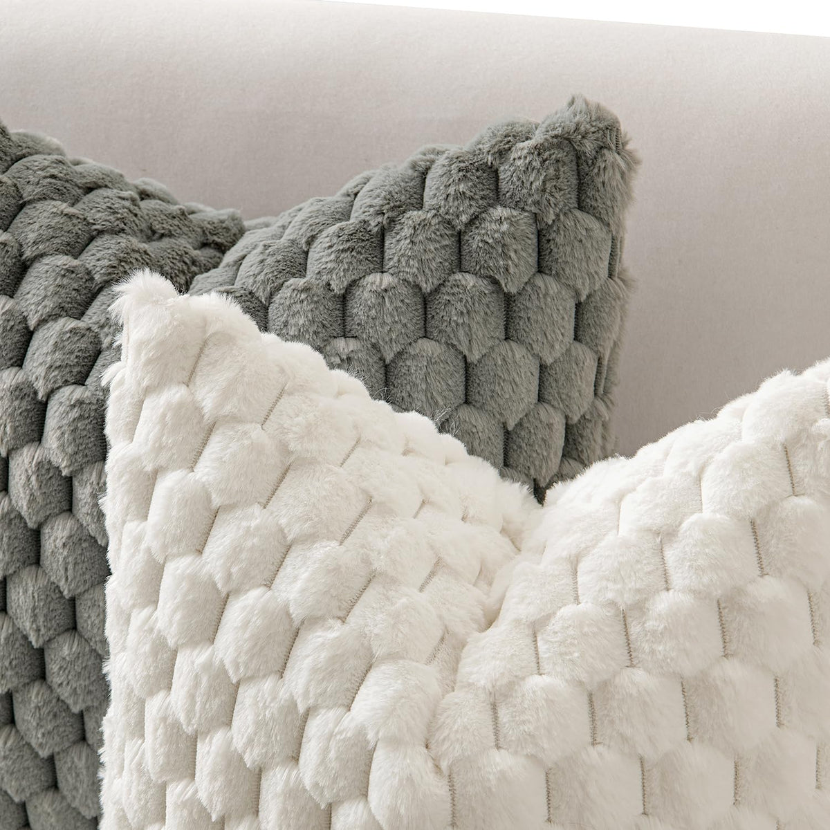 MIULEE White Faux Fur Decorative Throw Pillow Covers 20x20 Inch Set of 2 Super Soft Cozy Plush Cushion Cases Luxury Fluffy Pillowcases for Sofa Couch Bed Living Room