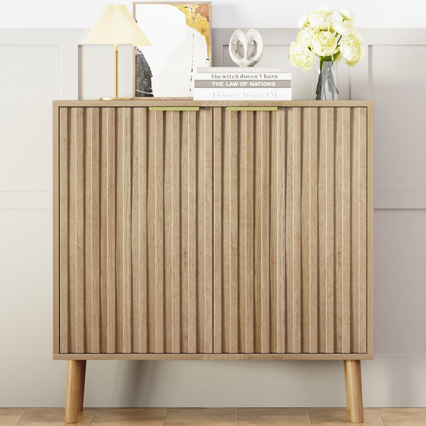 Vrullu Fluted Storage Cabinet, Freestanding Buffet Cabinet with Adjustable Shelf, Wood Sideboard, Multifunctional Accent Storage for Living Room, Hallway, Entryway, Dining Room (1, Oak)