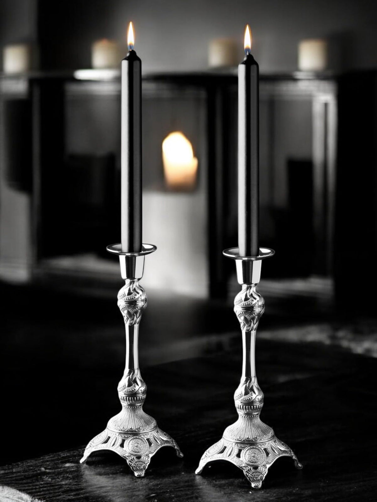 Alisveristime 2-Piece Candle Holder Set - Medium Size Decorative Zamac Candlesticks for Elegant Home Decor (Gold & Silver) (Silver)