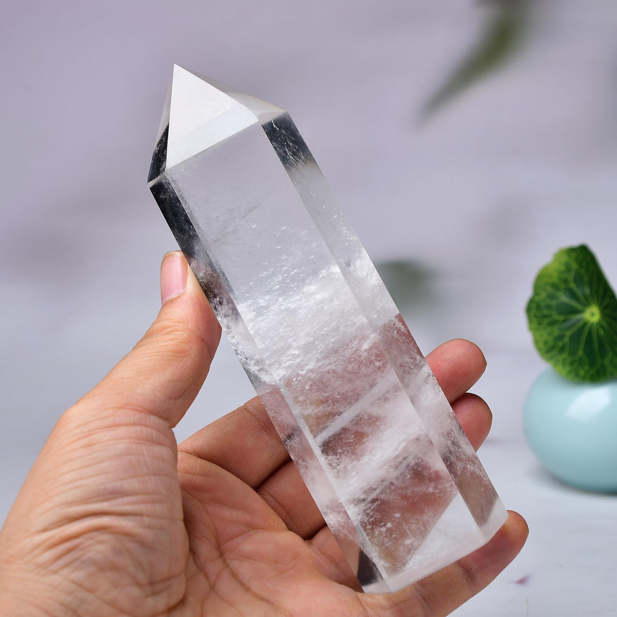 WUYOUSHI Large Clear Quartz Healing Crystal Towers 5.9" -6.1" Natural Crystal Wand 6 Faceted Chakra Crystal Point Reiki Meditation Therapy Home Decoration Gift (1-1.2lb)