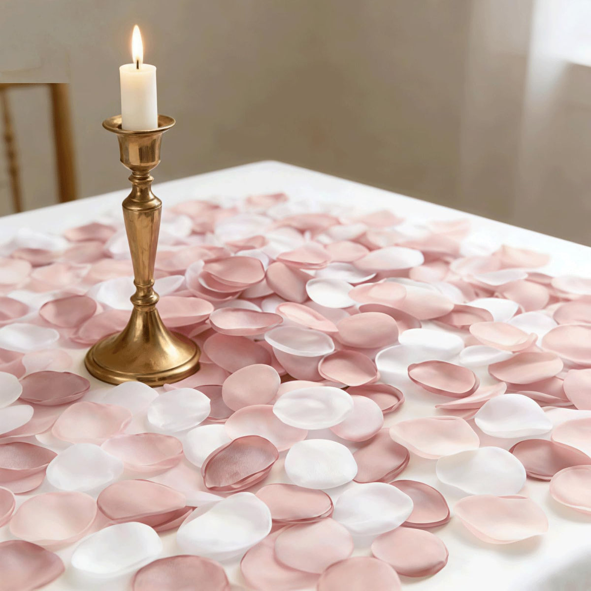 400PCS Pink & White Rose Petals, Faux Silk Flower Petal, Scatter Petals for Wedding Confetti Basket Aisle Dinner Table Centerpieces Reception Bridal Shower Party Decoration Romantic Event Supplies