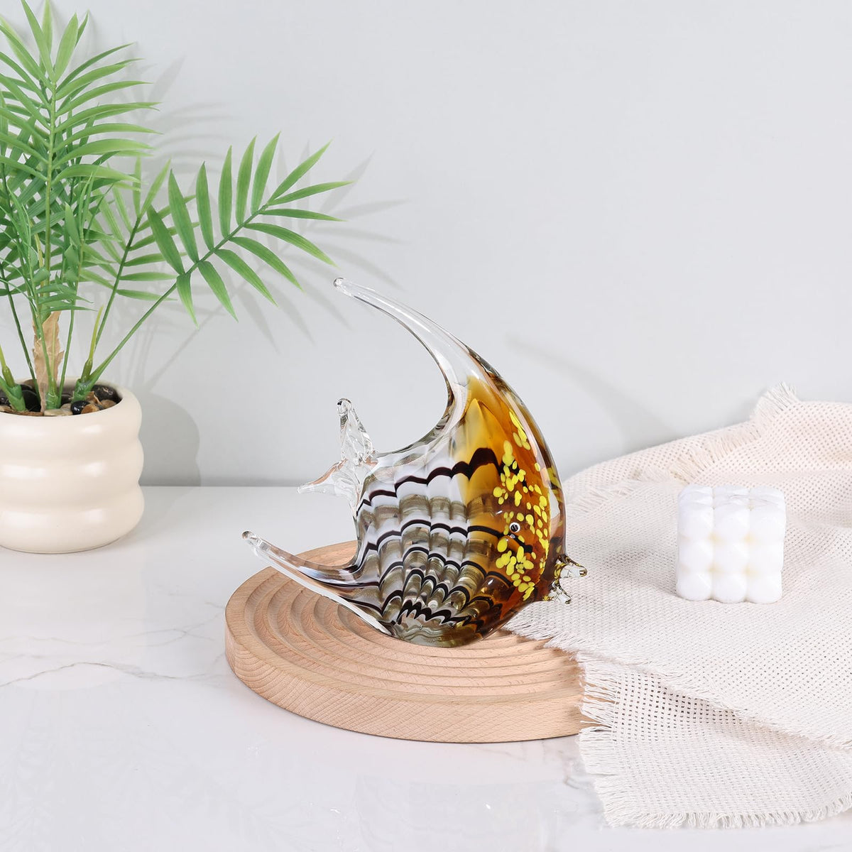 DOVDOV Hand-Blown Glass Fish Decorative Sculpture, Amber Ocean Glass Art Decor, Coastal-Themed Ornament, Suitable for bedrooms, Offices, Coffee Tables, and TV Consoles, Marine Animal Sculpture Art.