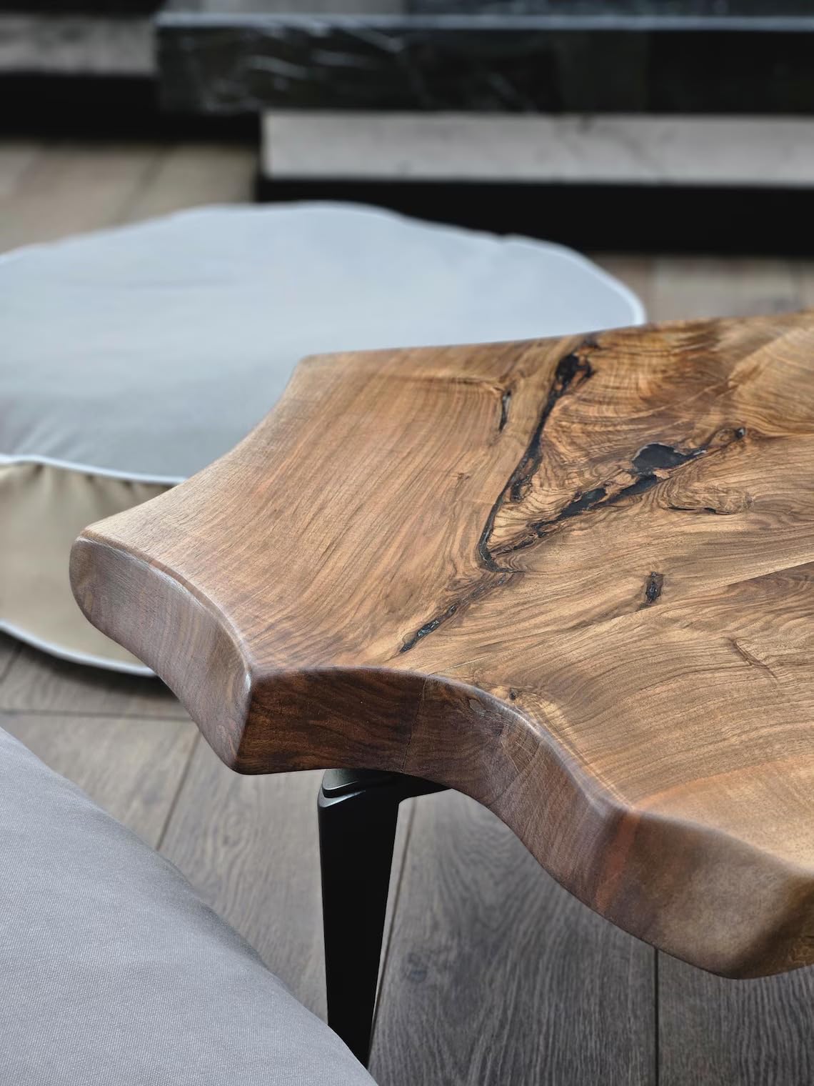 RESINHOMEFURNITURE Handcrafted Live Edge Round Coffee Table Dining Table Hallway Table Office Table Counter Table Center Table Side/End Table Bedside Table Home Décor (30" Inches Tall, 36 x 36 Inches)