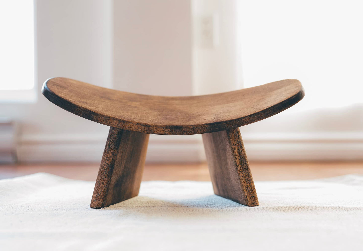 BLUECONY Meditation Bench IKUKO Original, Portable Version with Bag, Locally Handmade Yoga Exercise Wooden Kneeling Ergonomic Seiza Seat - Dark Walnut, Low Height (6" or 16 cm)