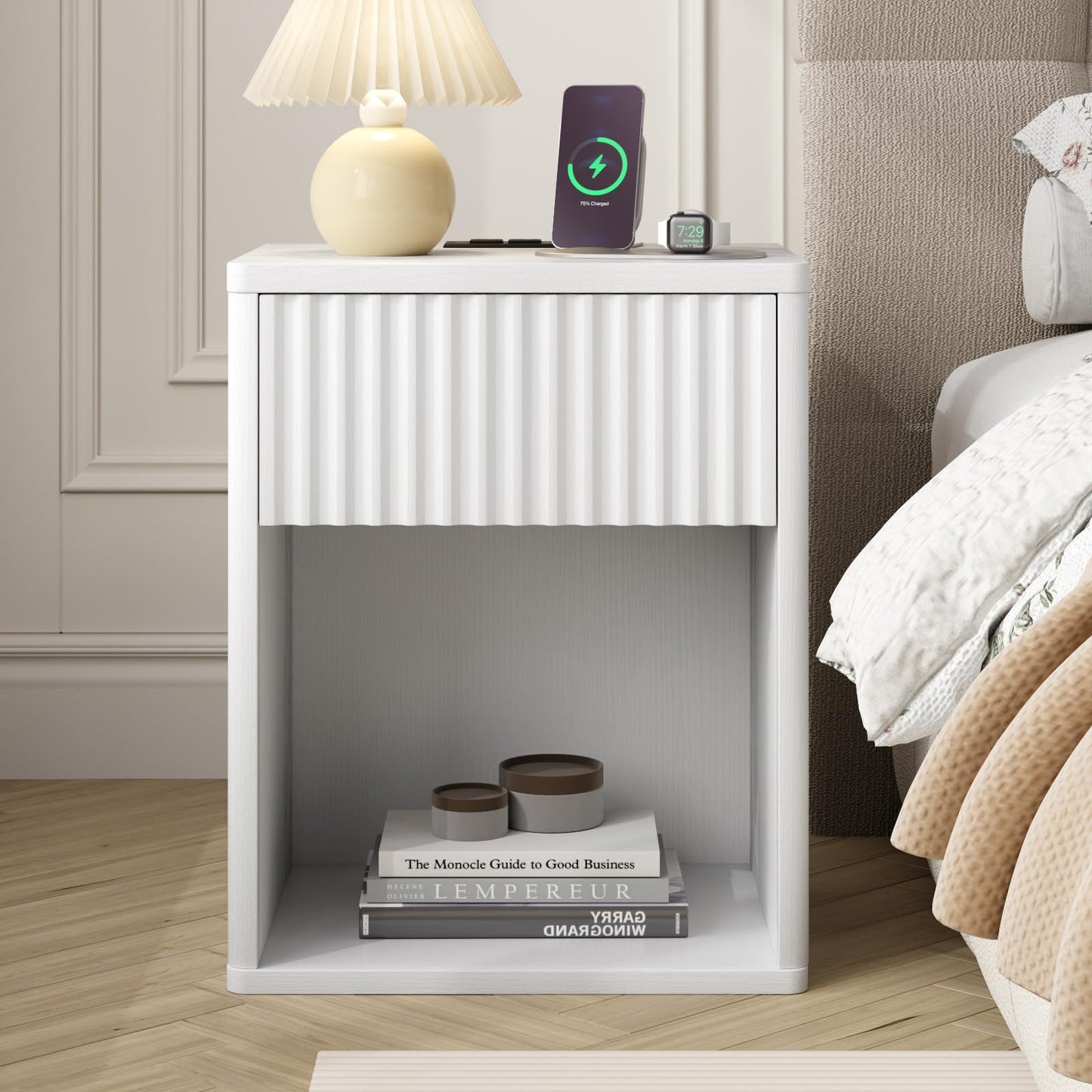 AURINEST White Nightstands Set of 2 w/Charging Station, Wooden End Table Bed Side Table with Curved Drawer, Mid Century Modern Fluted Night Stand with Rounded Edge for Bedroom, Living Room