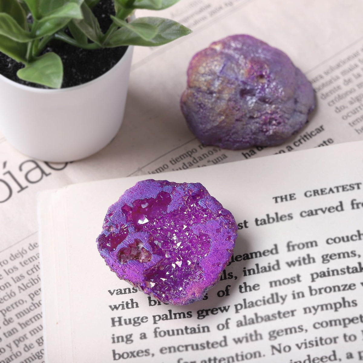 Rockcloud Extra Small Titanium Coated Crystal Geode Mineral Specimen Irregular Reiki Crystal Stone for Home Office Decoration, Purple