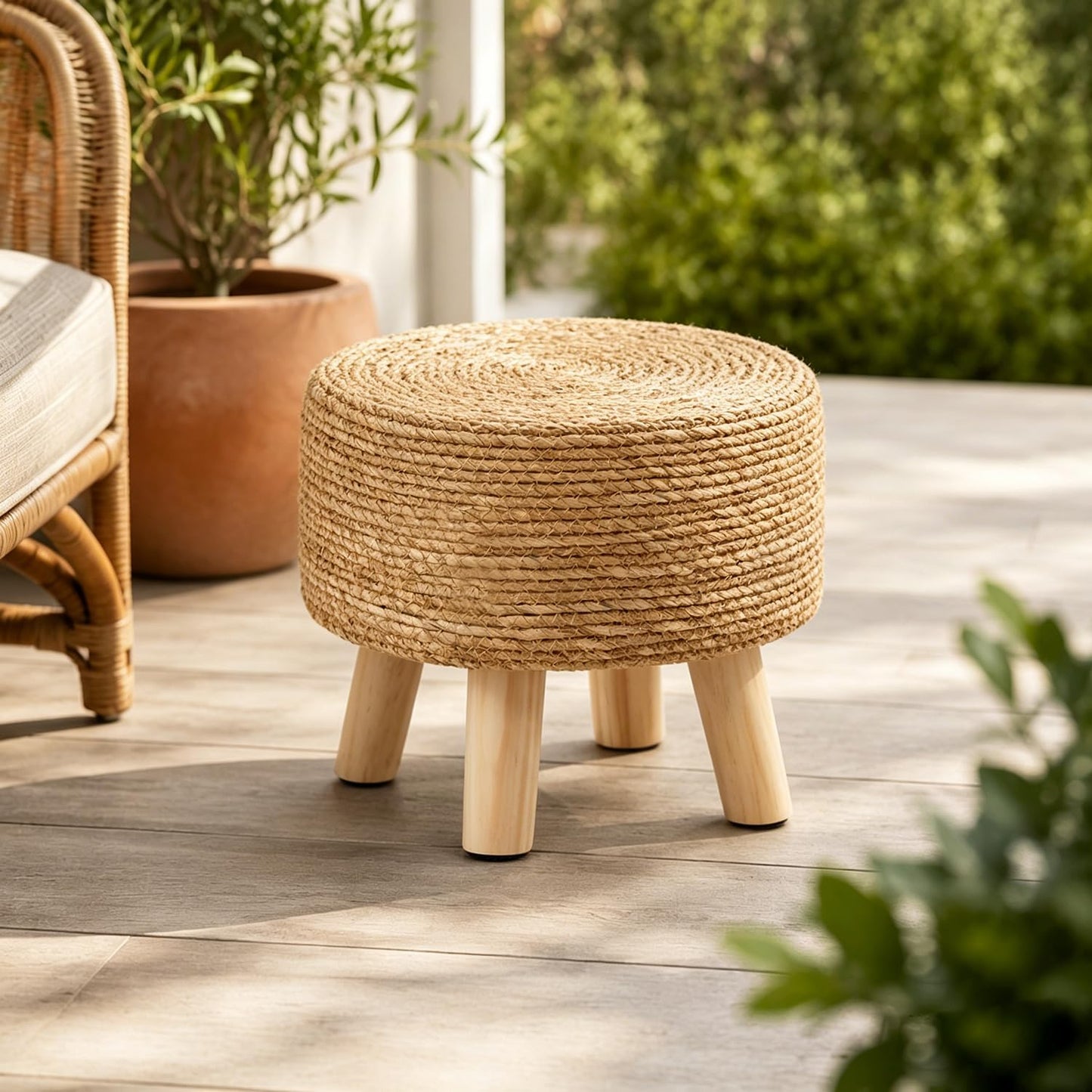 Wimarsbon Round Foot Stool Natural Seagrass Poufs Ottoman Hand Weave Footrest Stool for Couch Desk Extra Seat Step Stool with Solid Wood Legs for Hallway Patio Lounge Natural