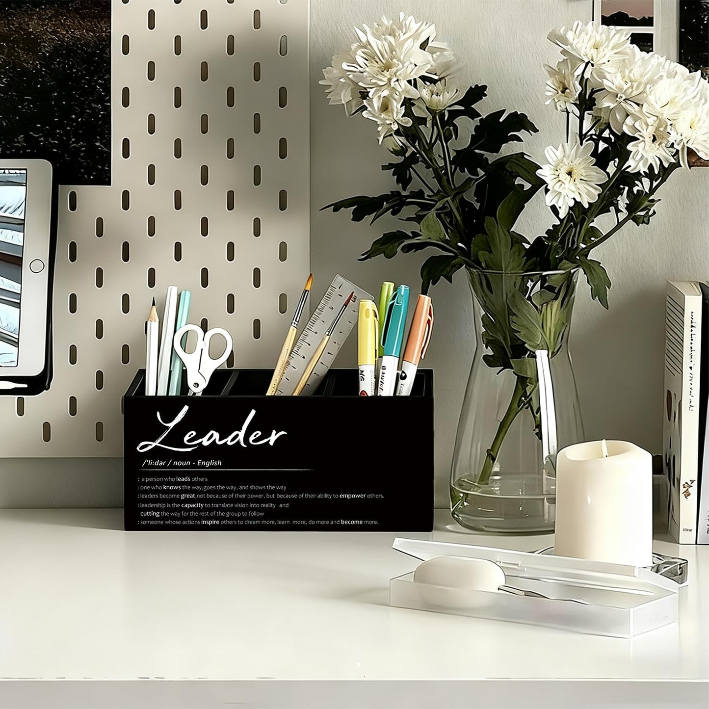 LIANGW Leader Gifts Pen Pencil Holder for Desk, Thank You Appreciation Gifts for Leaders Boss Manager, Leadership Gift Wooden Box Sign Decorations for Office Workplace Desk Tabletop
