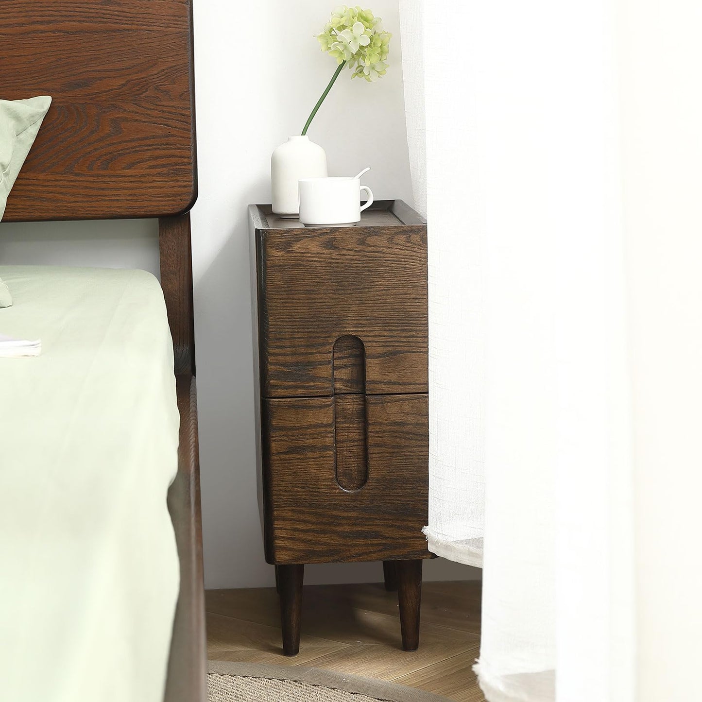 Fetuero Solid Wood Bedside Table Nightstands, Slim Narrow Oak Real Wooden Mid-Century Modern End Table with Drawers Luxury Side Table Durable Cabinet Organizer Furniture, Walnut Color 7.87in Wide