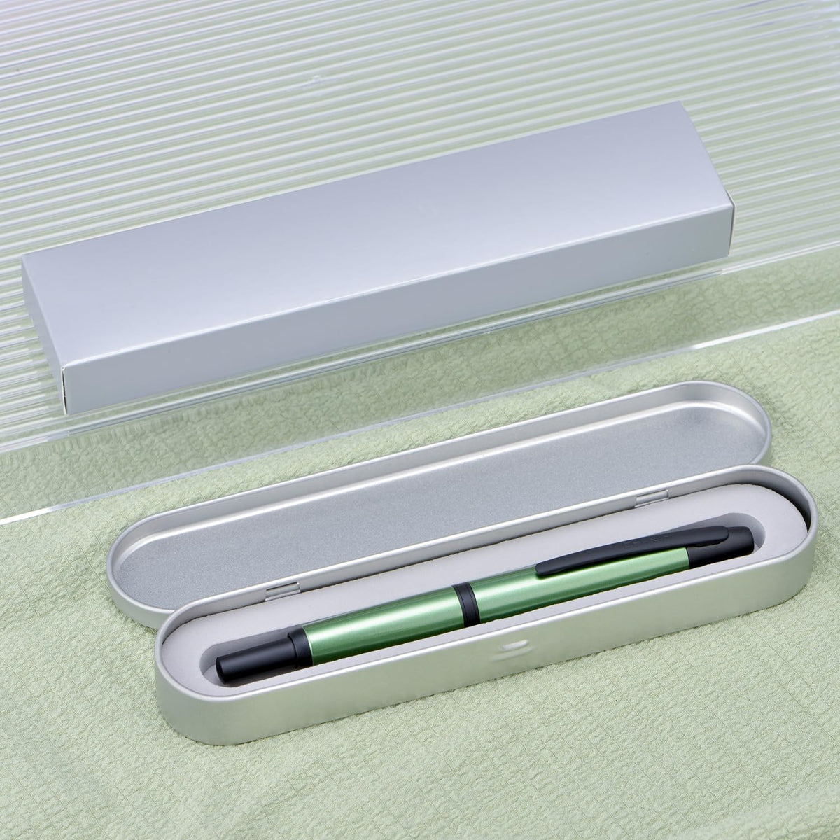 Jinhao 10 Press Fountain Pen with Box, Sea Pine Green Retractable Extra Fine Nib with Ink Converter Set (Black Clip)