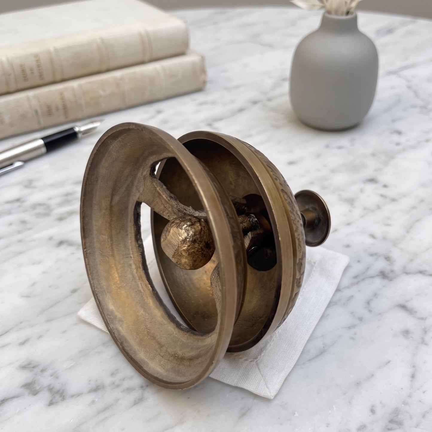 Antique Brass Desktop Bell – Vintage Style Service Desk Bell – Classic Counter Call Bell for Reception, Hotel, Office, Restaurant