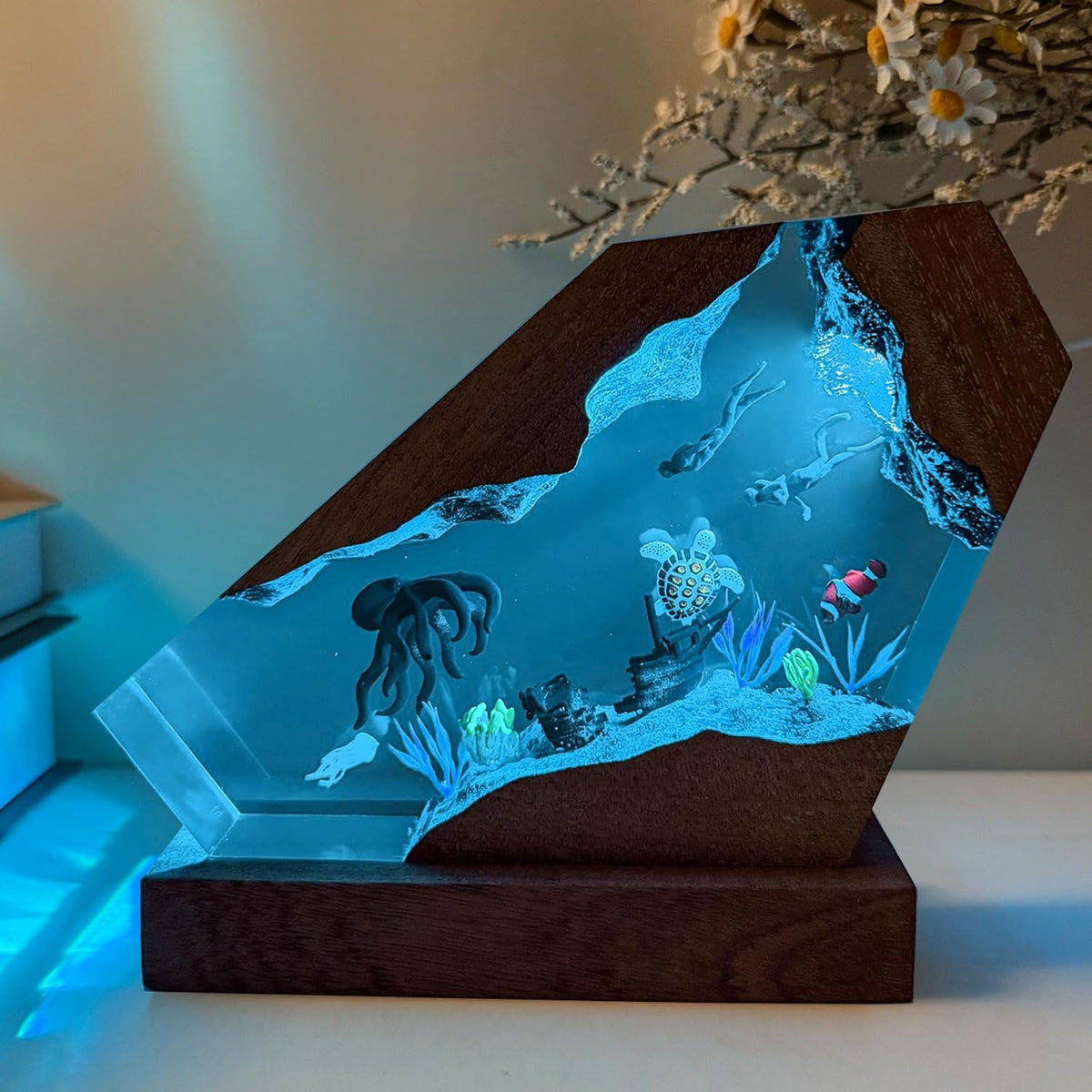 Octopus Ocean Resin Lamp - Handmade Resin Night Light with USB Port, Variable Lights, Octopus Gifts and Decor, Ocean Enthusiast Collectibles, Unique Birthday Gifts for Father Him Her (6"x4")