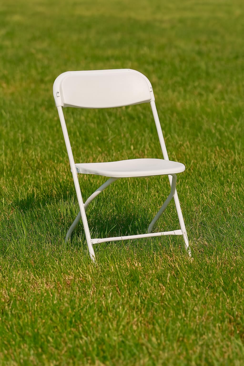 BTEXPERT White Plastic Folding Chair Steel Frame Commercial High Capacity Event Chair Lightweight Set for Office Wedding Party Picnic Kitchen Dining Church School