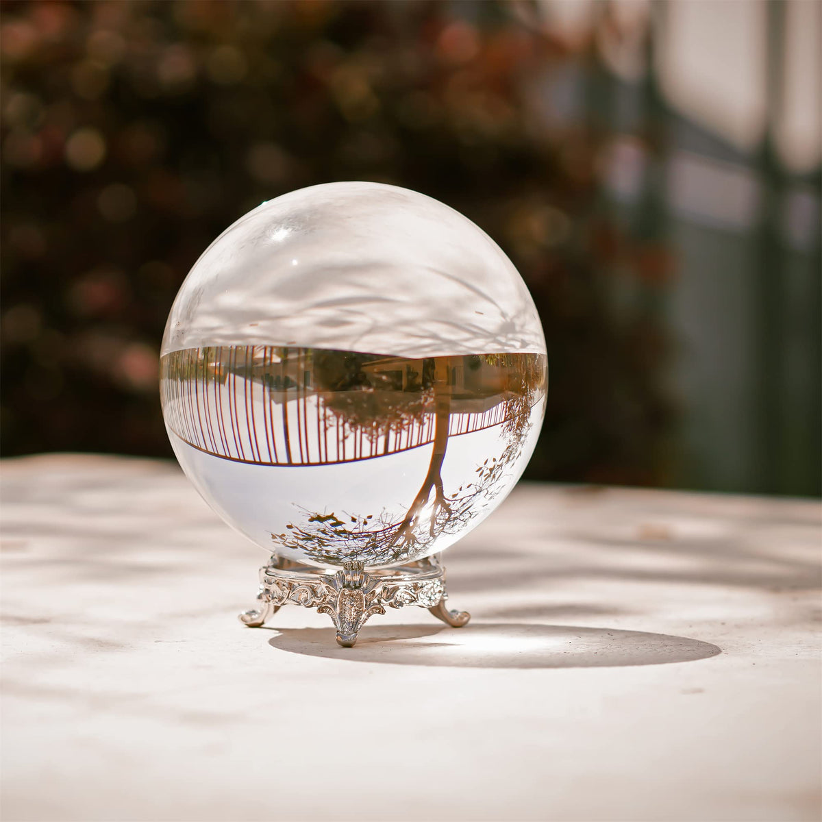 QFkris 100mm/3.9inch Clear Crystal Ball with Metal Stand Fortune Teller Mystical Quartz Ball Photography Props FengShui Divination Spheres Decorative Glass Ball