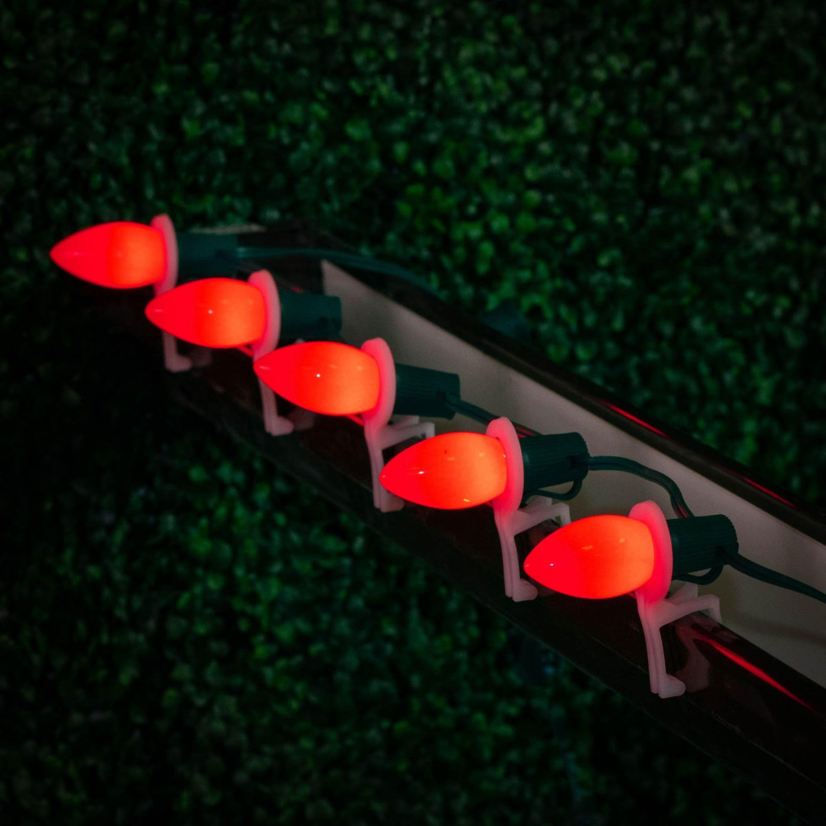 Novelty Lights 25 Pack C9 Ceramic Outdoor Christmas Replacement Bulbs, Red, E17 Intermediate Base, 7 Watt