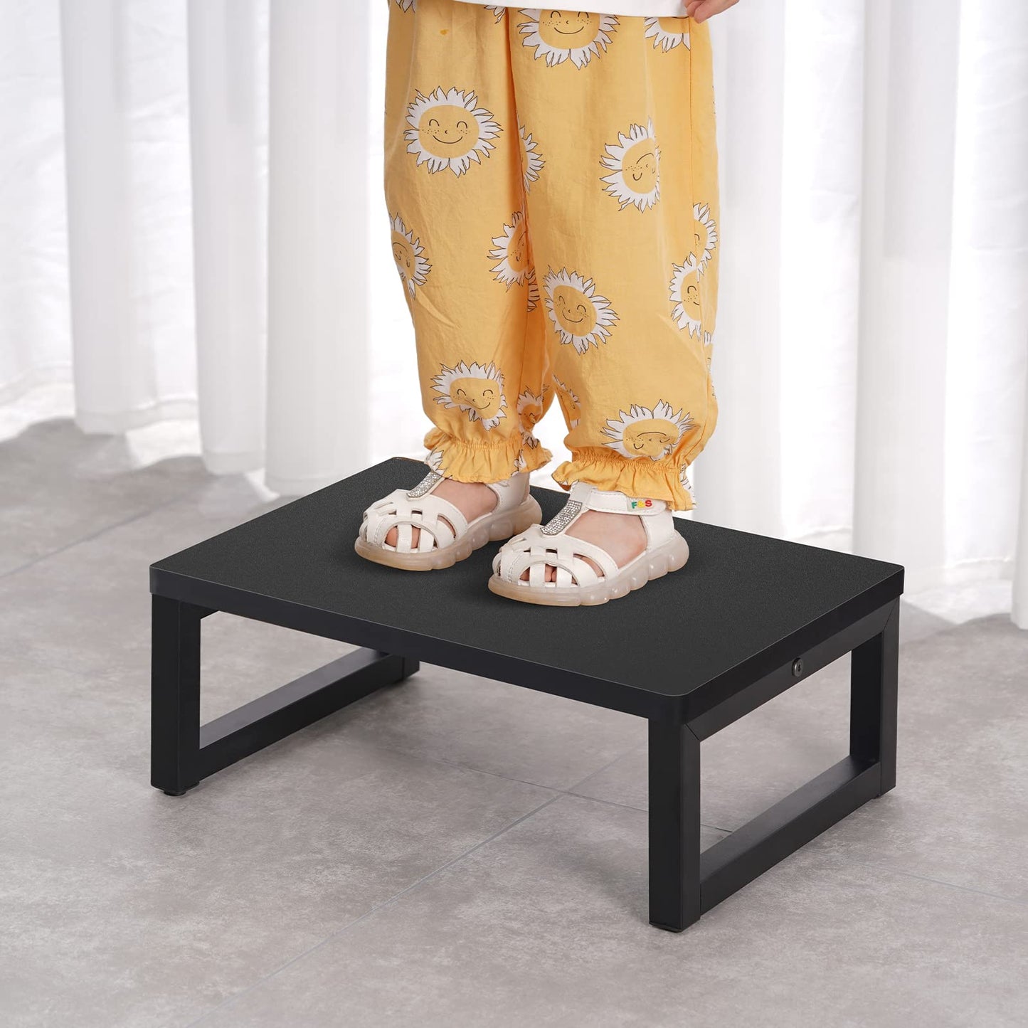 Snughome Wooden Step Stools for Adults Kids, Solid Wooden Bedside Step Stool Adults Hold Up to 350 lb, One Step Foot Stool for Kitchen, Bedroom, Living Room, Bathroom - Self-Assembly(Black)