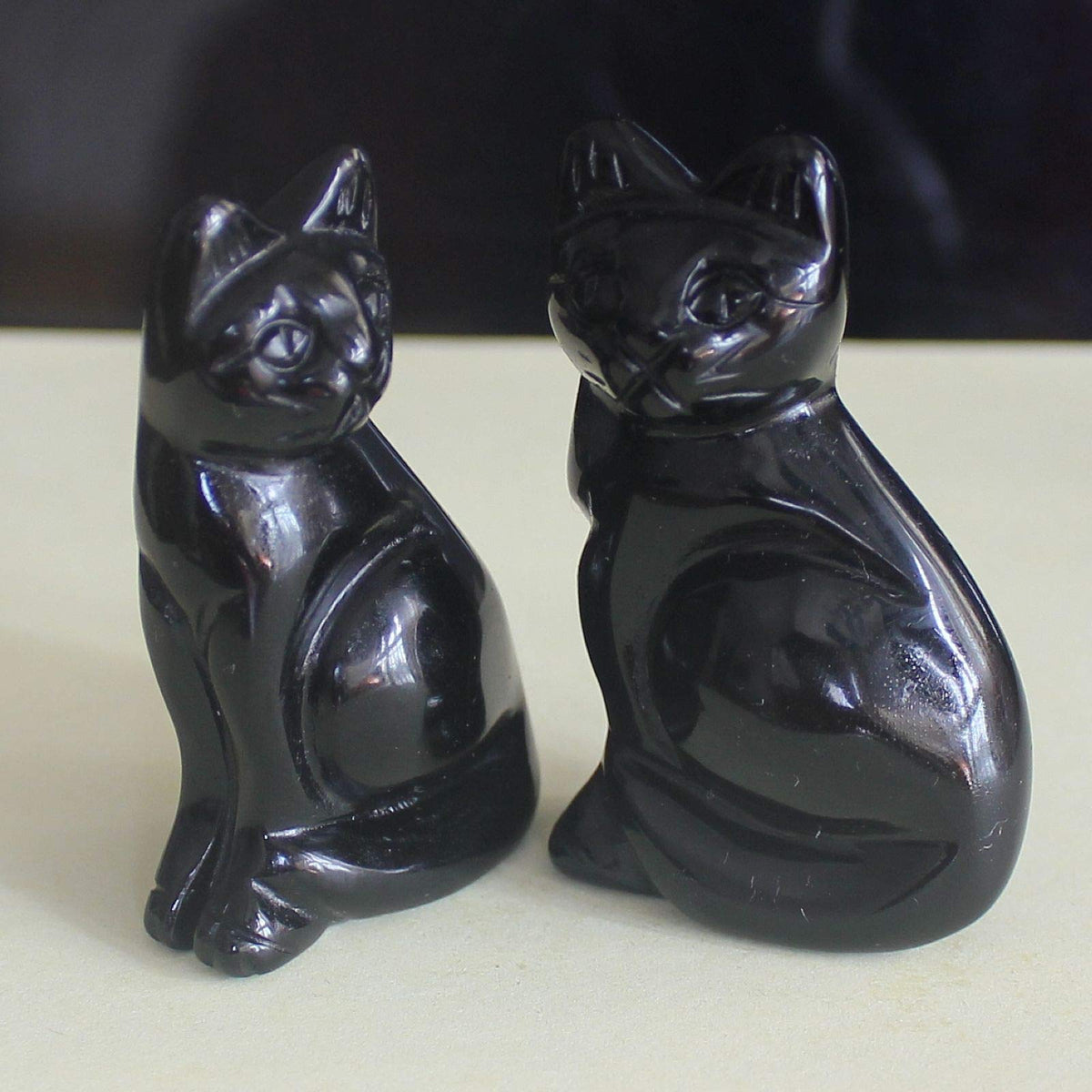 Carved Black Obsidian Crystal cat Figurine Animal Statue (Black Obsidian)